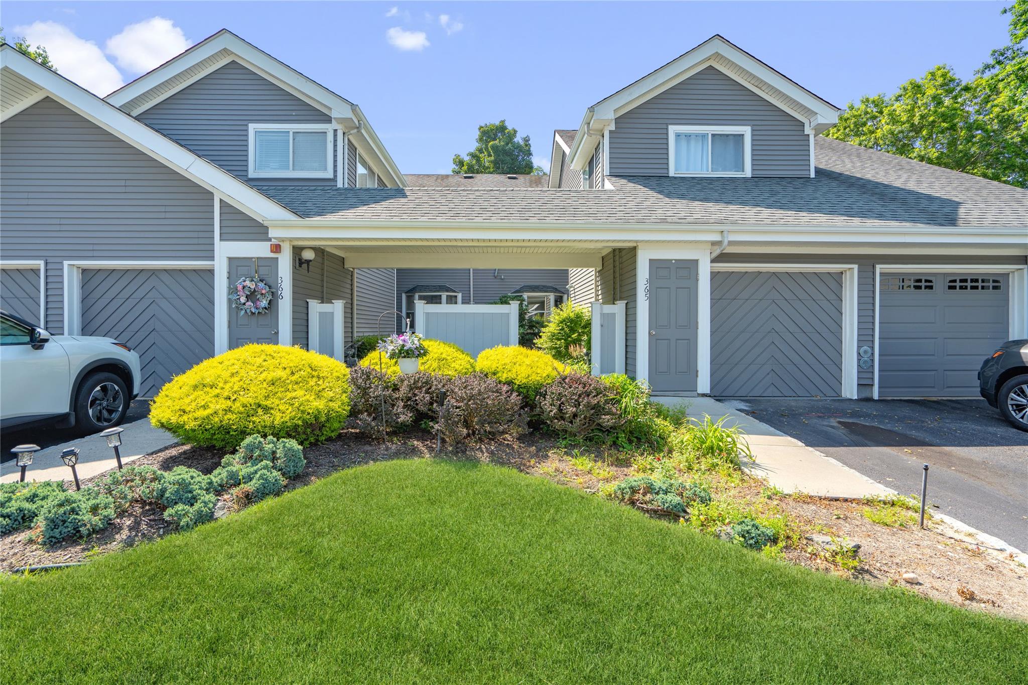 #1 photo, 365 Seabreeze Court, سوفولك Moriches , NY 11955