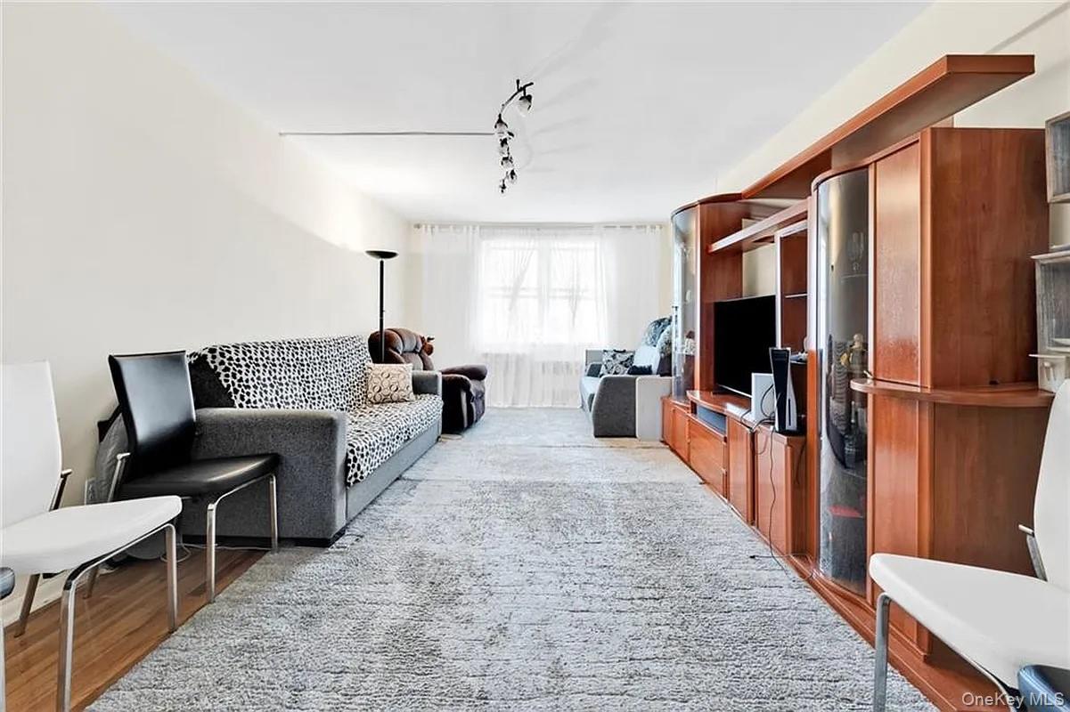 #4 photo, 2155 82nd St, 布鲁克林 Brooklyn , NY 11214