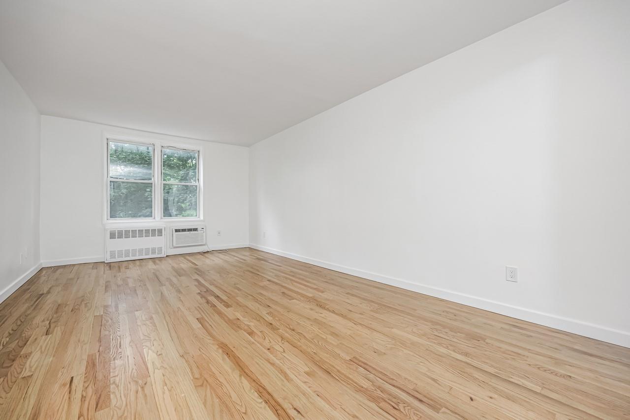 #10 photo, 67-50 Thornton Place, Forest Hills , NY 11375