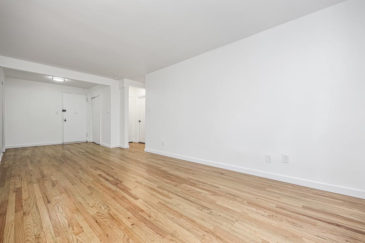 #12 photo, 67-50 Thornton Place, Forest Hills , NY 11375