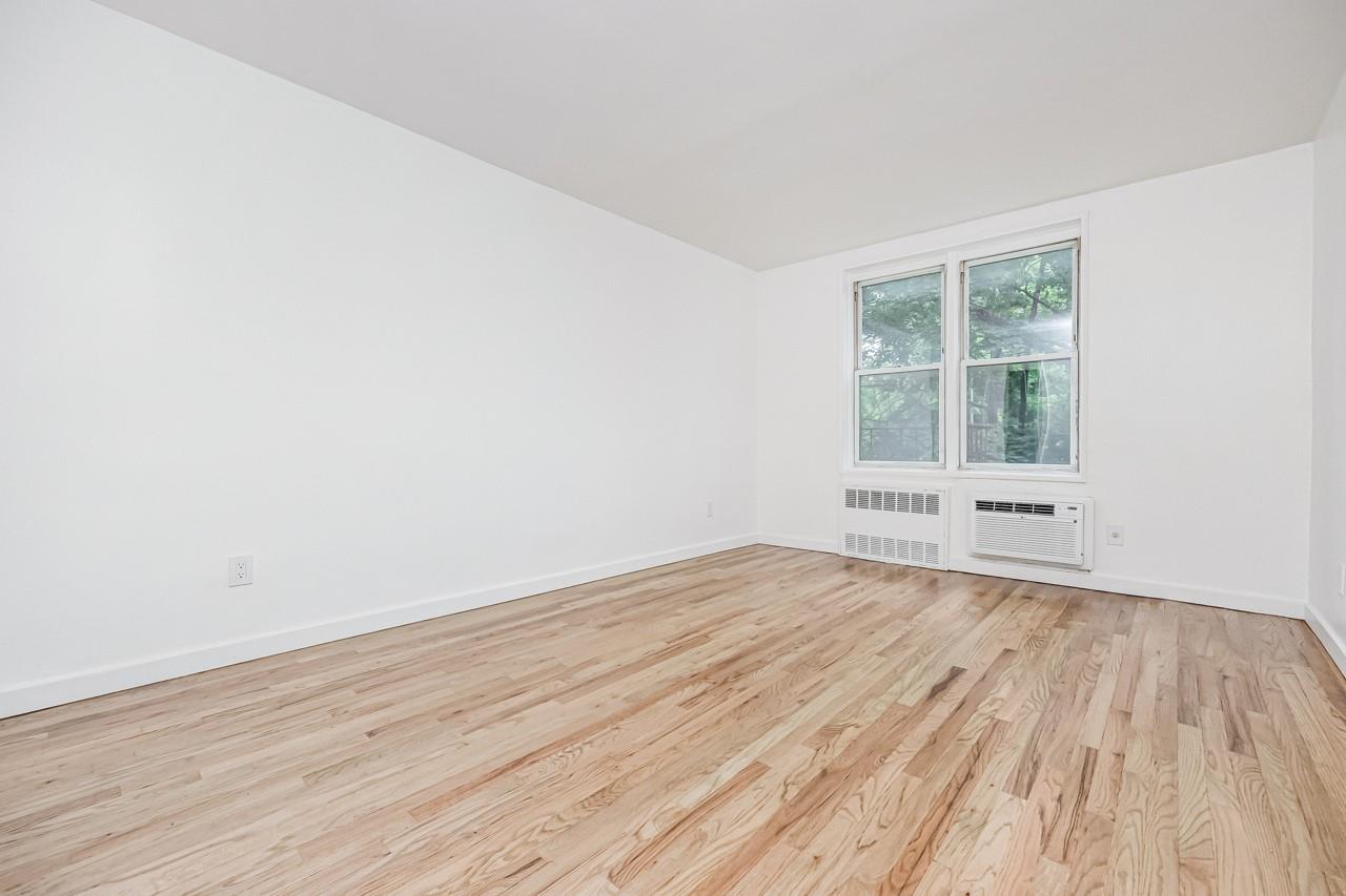 #16 photo, 67-50 Thornton Place, Forest Hills , NY 11375