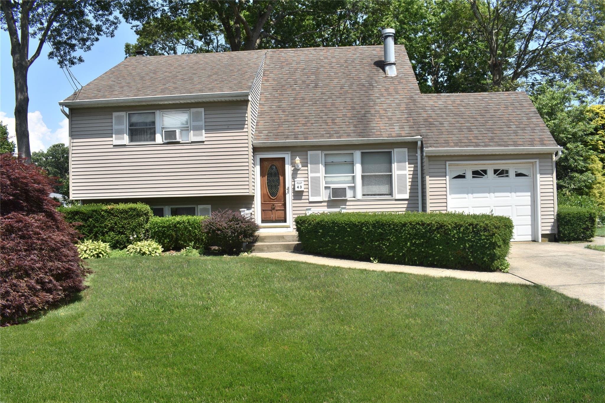 #1 photo, 43 Circuit Road, 東長島 Bellport Village , NY 11713