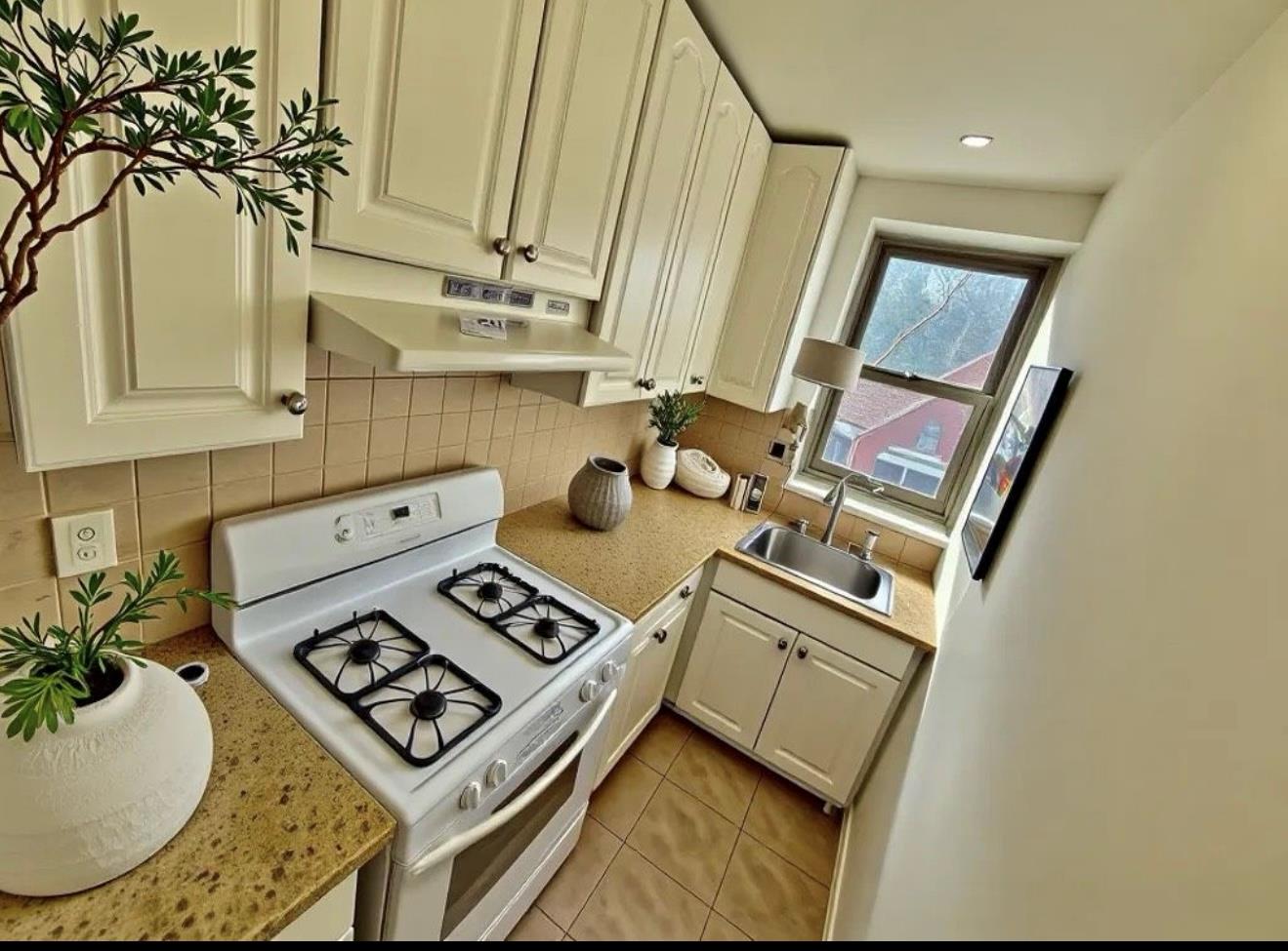 #4 photo, 804 bronx river road, Bronxville , NY 10708