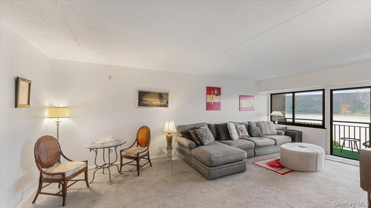 #18 photo, 1020 Warburton Avenue, Yonkers , NY 10701