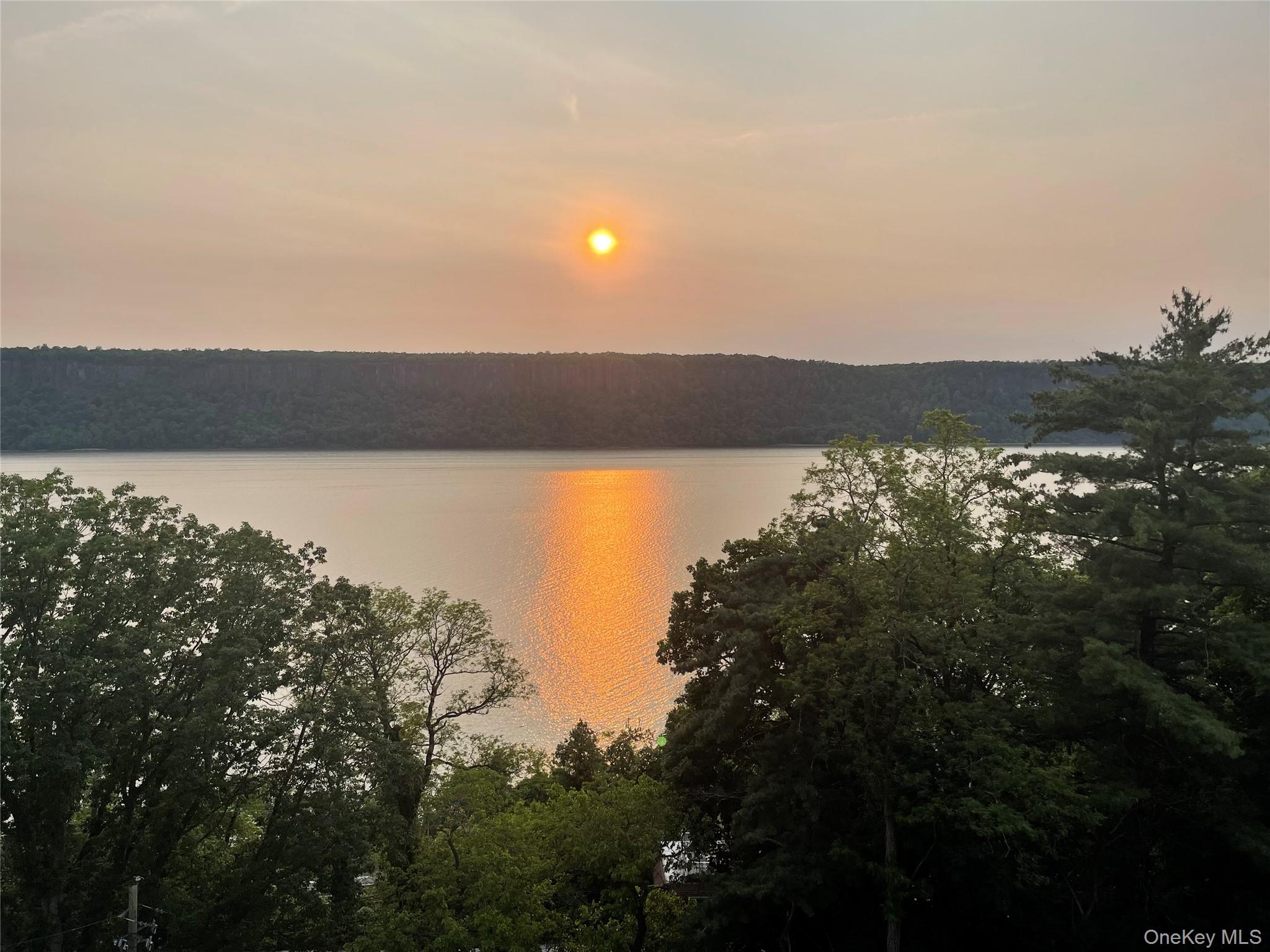 #2 photo, 1020 Warburton Avenue, Yonkers , NY 10701