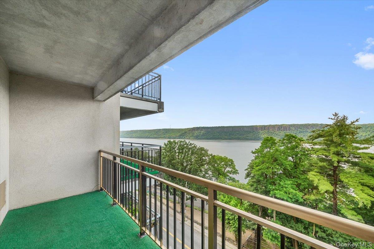 #7 photo, 1020 Warburton Avenue, Yonkers , NY 10701