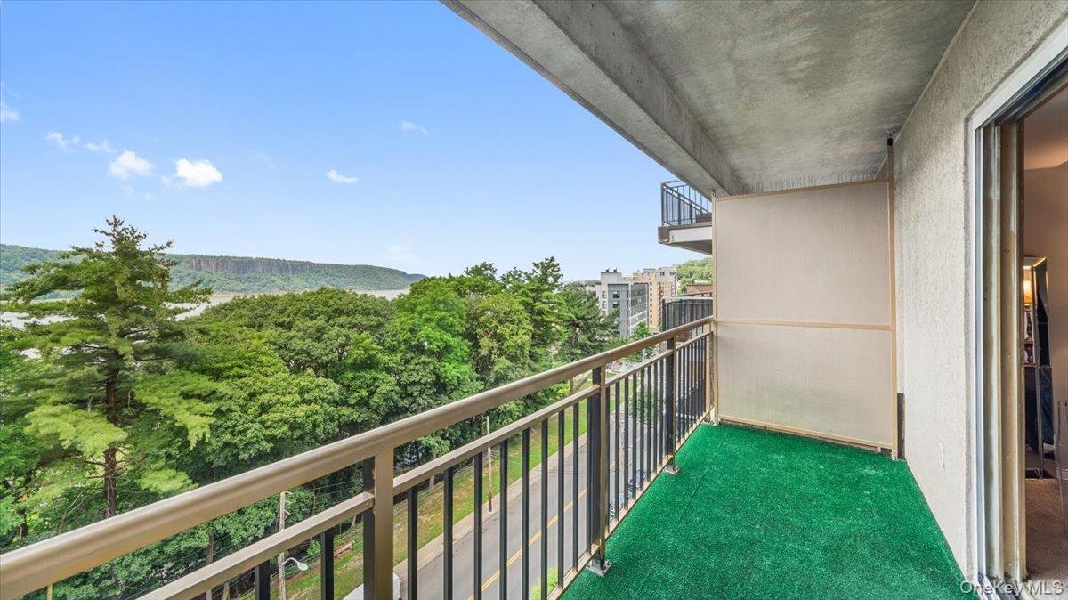 #8 photo, 1020 Warburton Avenue, Yonkers , NY 10701