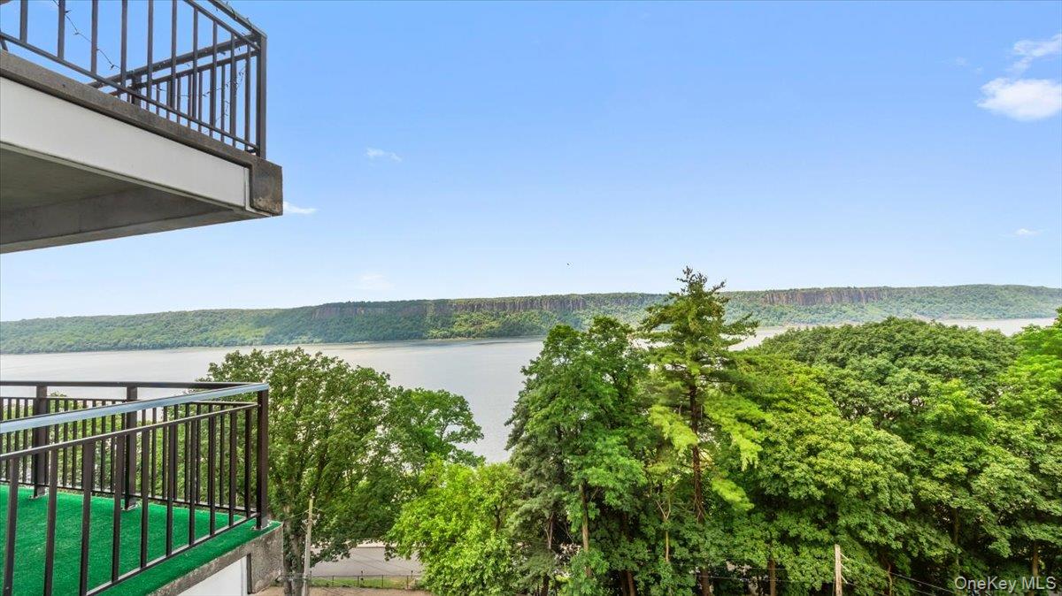 #9 photo, 1020 Warburton Avenue, Yonkers , NY 10701