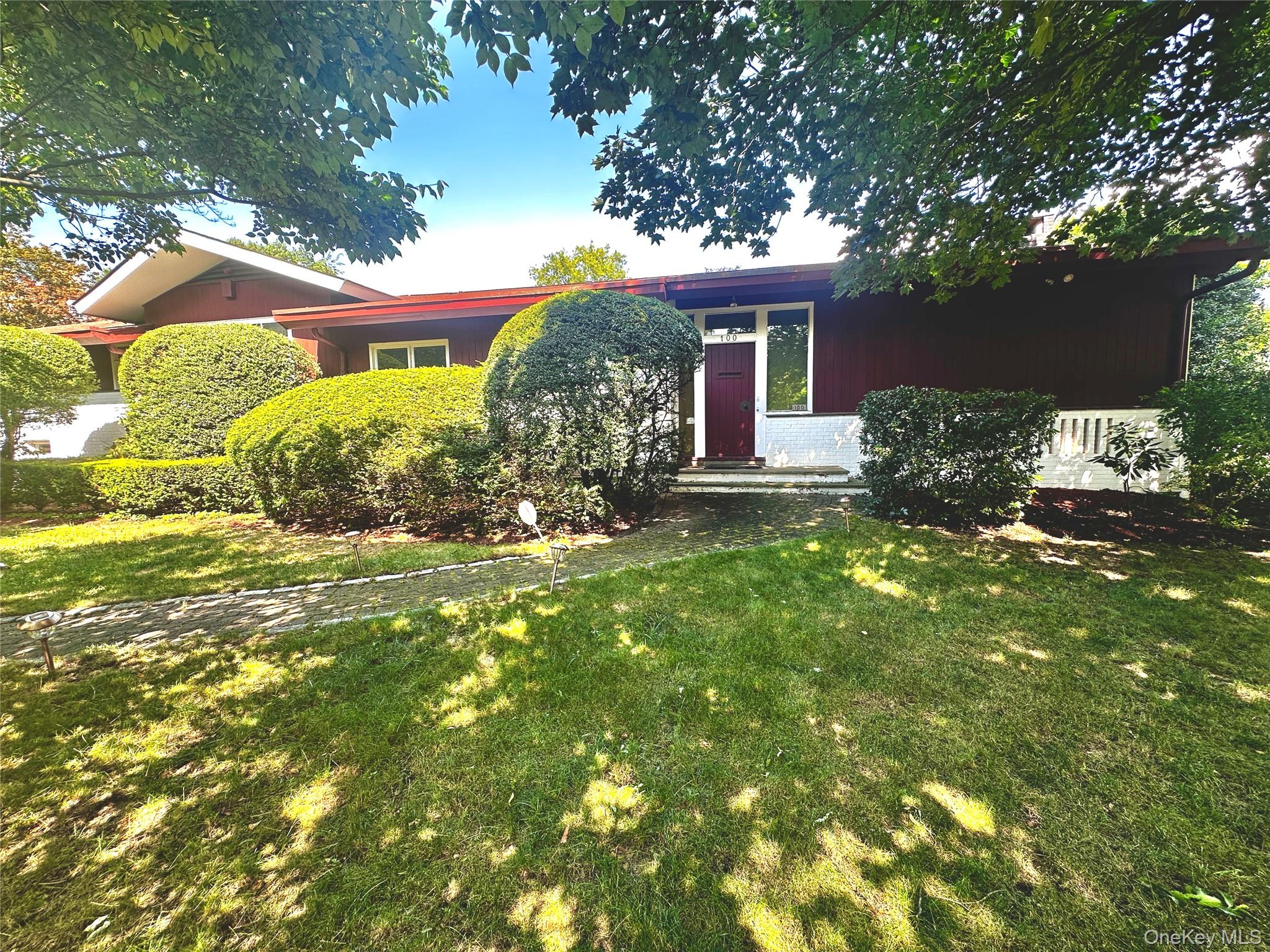 #1 photo, 100 Woodford Road, Scarsdale , NY 10583