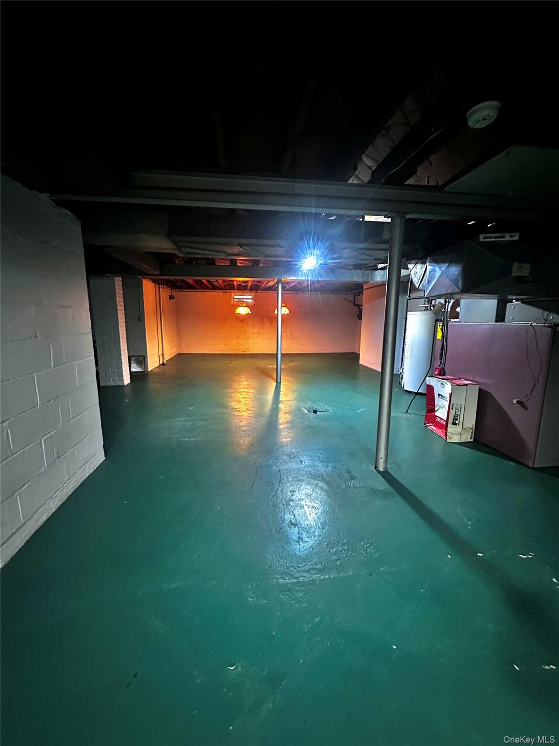 #12 photo, 100 Woodford Road, Scarsdale , NY 10583