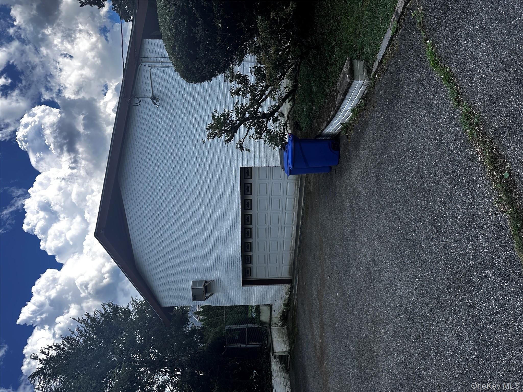 #18 photo, 100 Woodford Road, Scarsdale , NY 10583