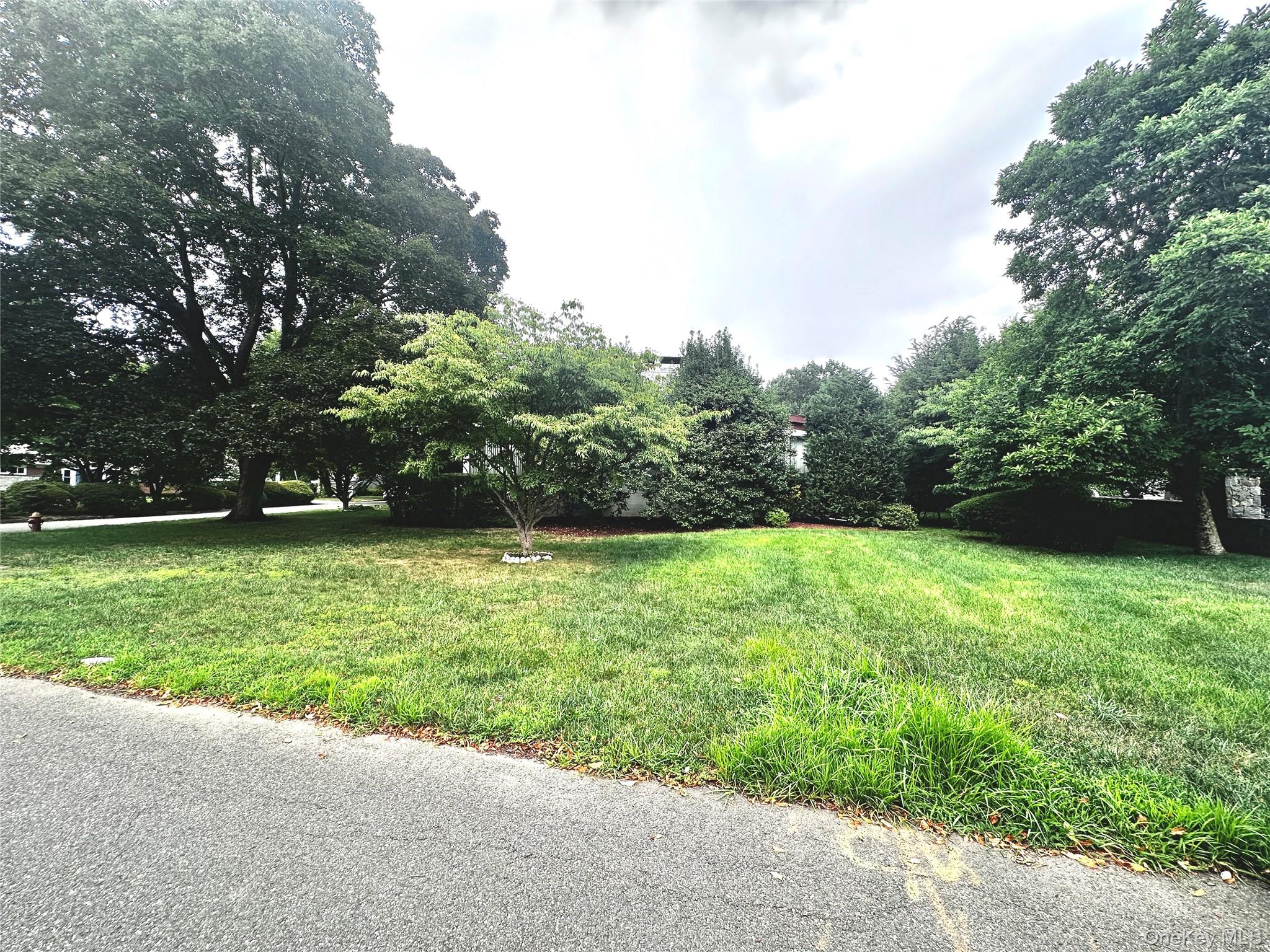 #6 photo, 100 Woodford Road, Scarsdale , NY 10583