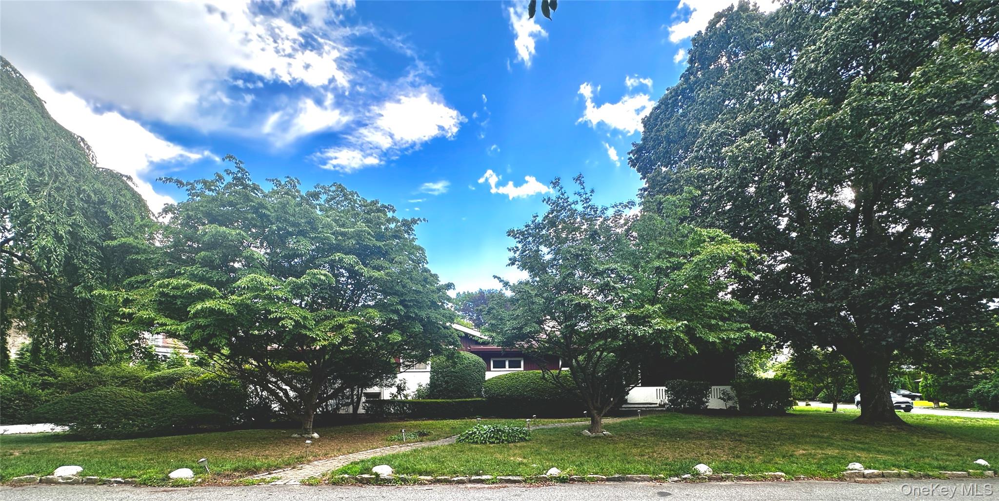 #7 photo, 100 Woodford Road, Scarsdale , NY 10583