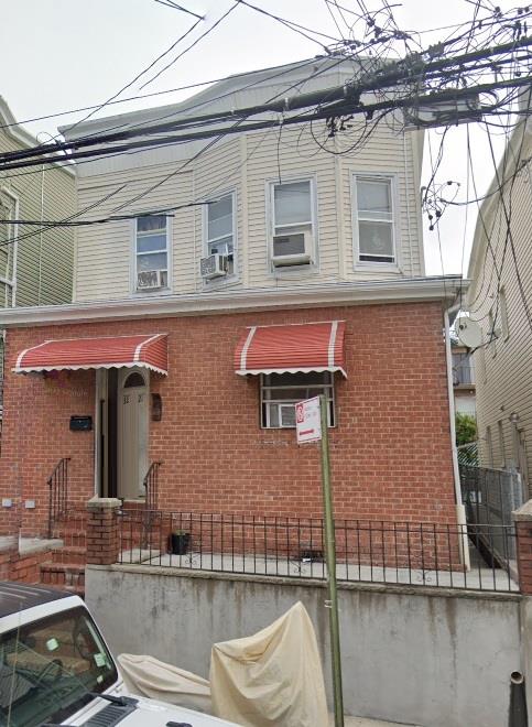 #1 photo, 32-21 106 Street, 皇后區 艾姆赫斯特 East Elmhurst , NY 11369