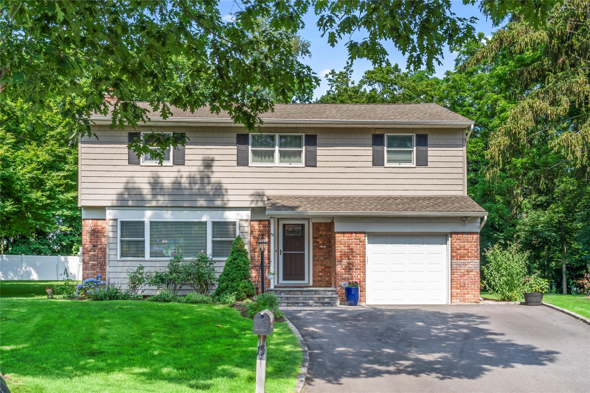 #1 photo, 15 Chambers Court, Huntington Station , NY 11746