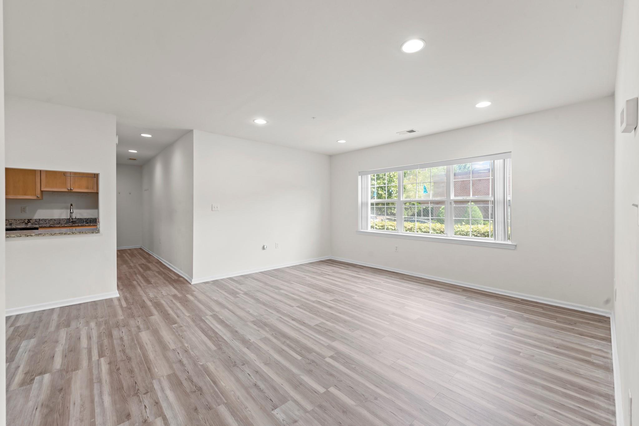 #12 photo, Apt A 2-22 Constitution Place, クイーンズ区 College Point , NY 11356