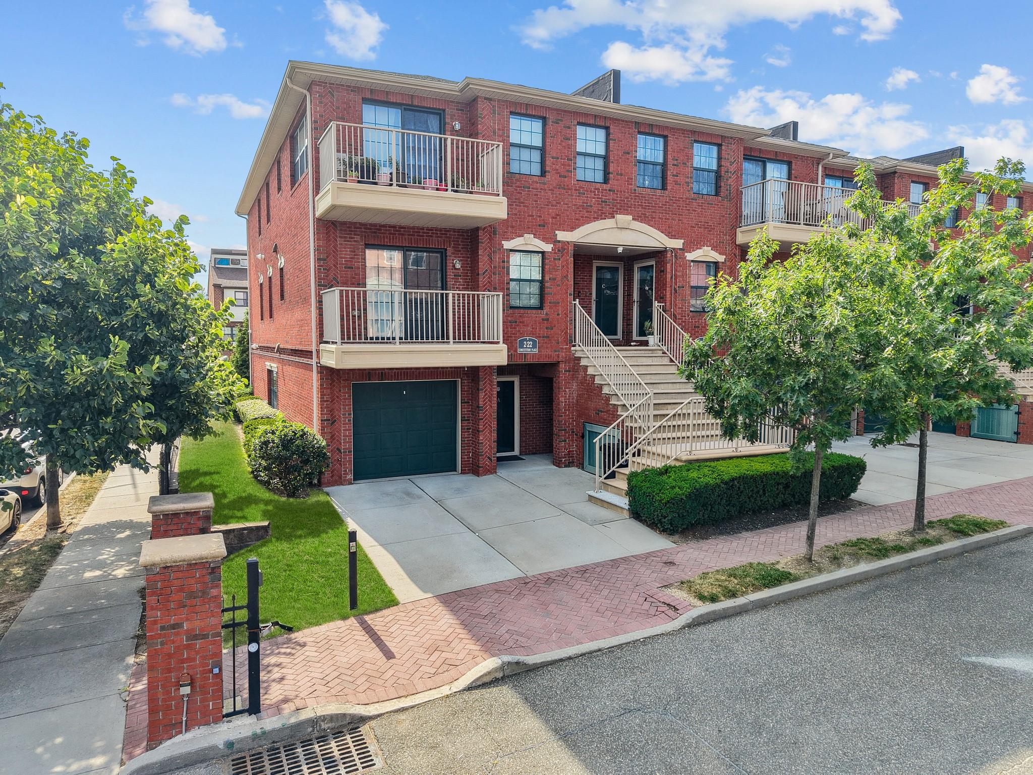 #2 photo, Apt A 2-22 Constitution Place, クイーンズ区 College Point , NY 11356