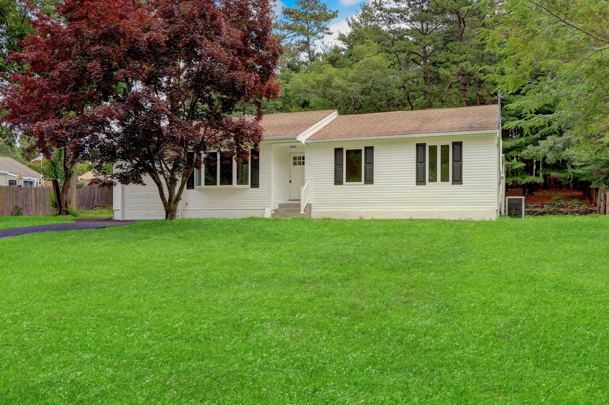 #1 photo, 181 Wading River Hollow Road, 東長島 Ridge , NY 11961