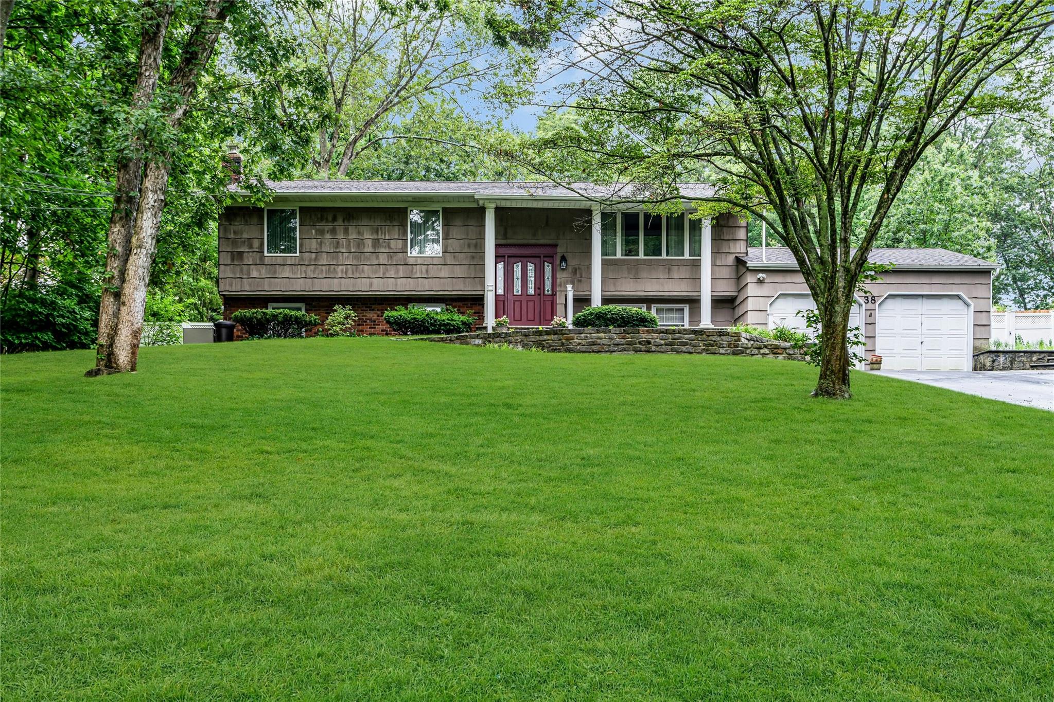 #1 photo, 38 McArthur Lane, Smithtown , NY 11787