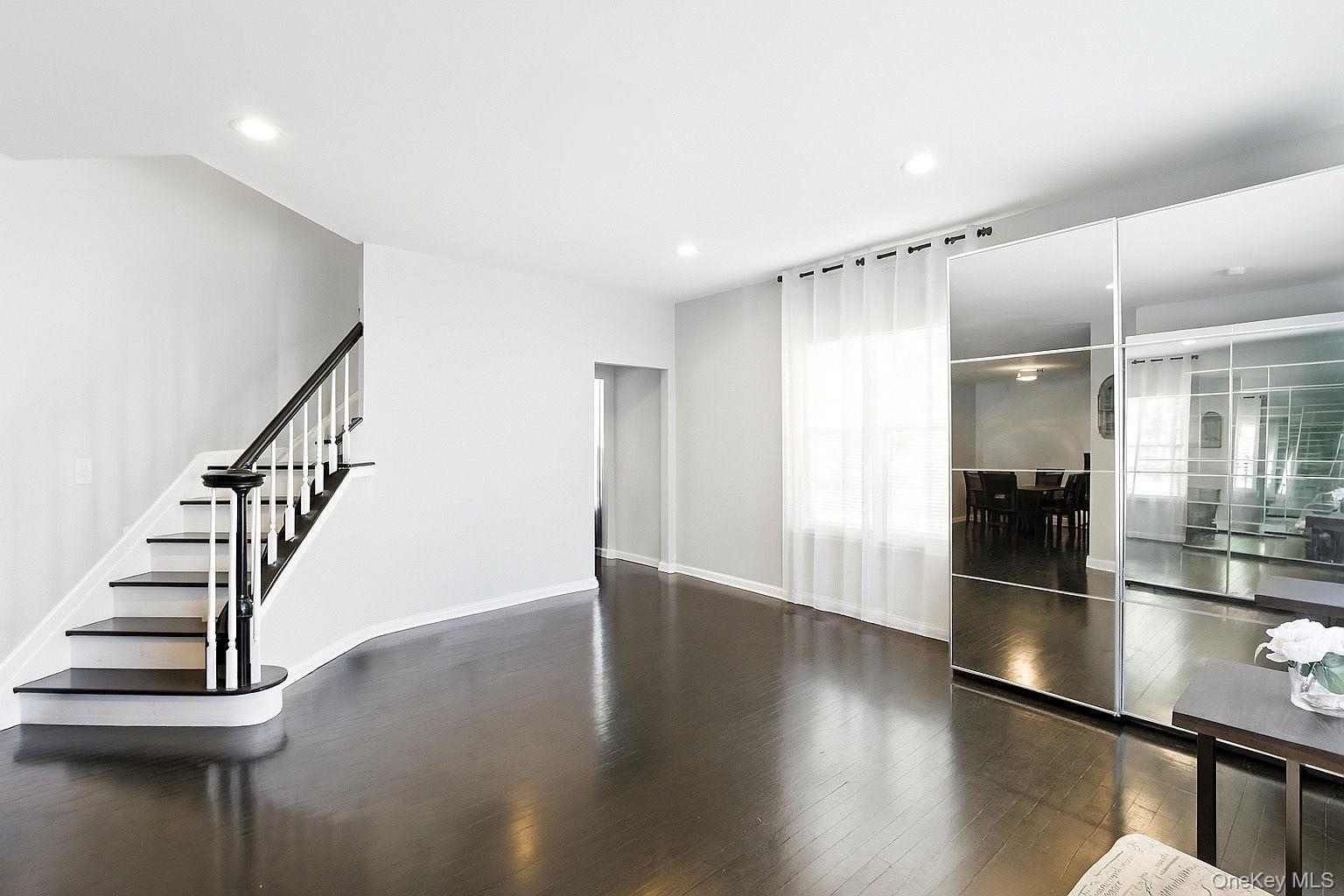 #3 photo, 33 Sunflower Ridge Road, サフォーク郡 South Setauket , NY 11720