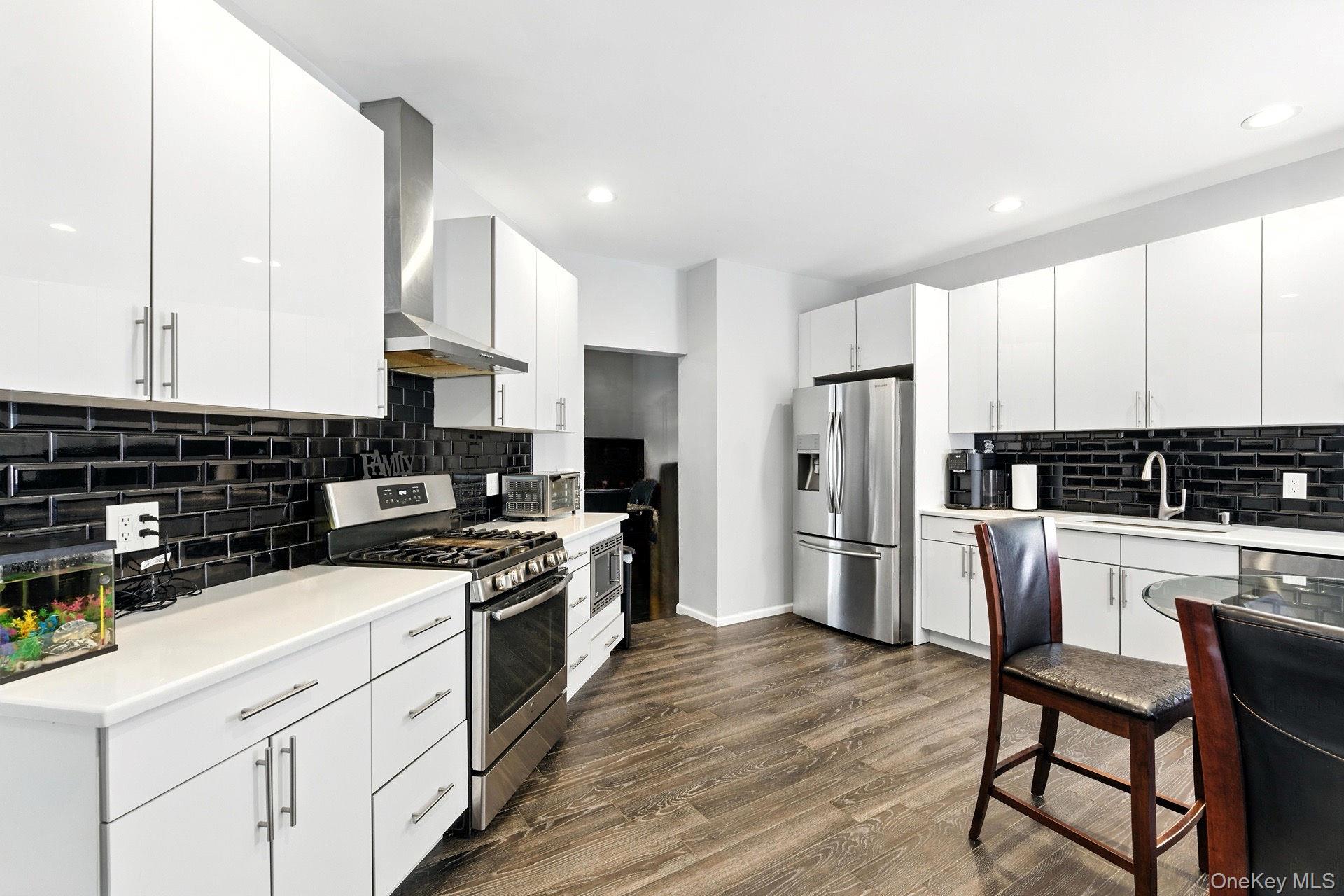 #4 photo, 33 Sunflower Ridge Road, サフォーク郡 South Setauket , NY 11720