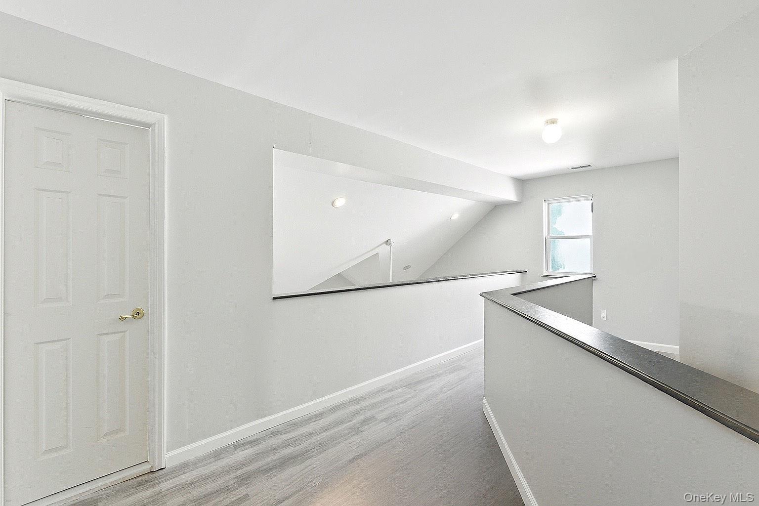 #8 photo, 33 Sunflower Ridge Road, サフォーク郡 South Setauket , NY 11720