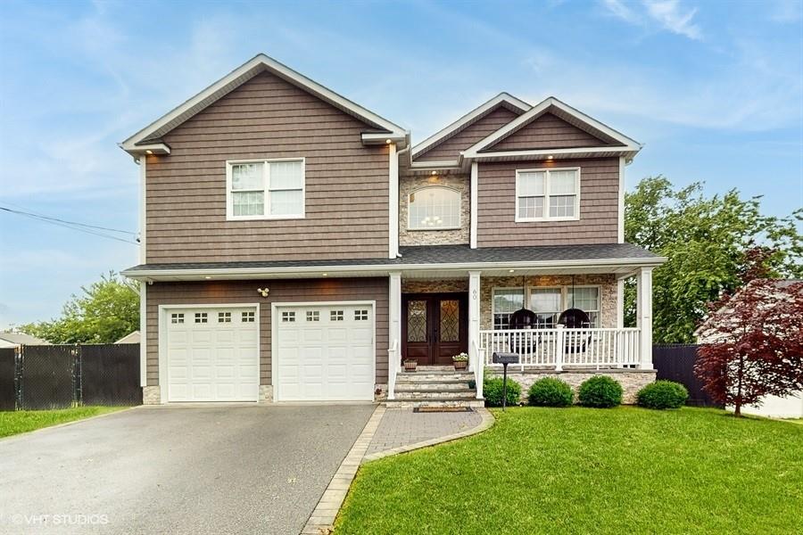 #1 photo, 60 E Minerva Road, Lindenhurst , NY 11757