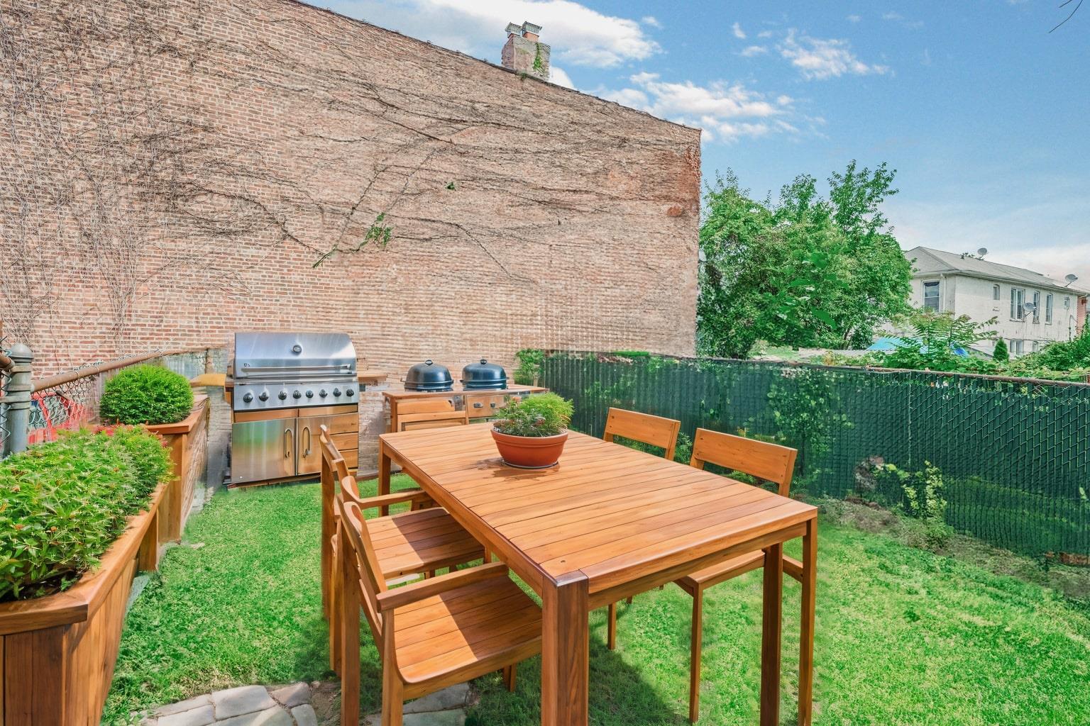 #1 photo, 1071 Blake Avenue, 布鲁克林 Brooklyn , NY 11208