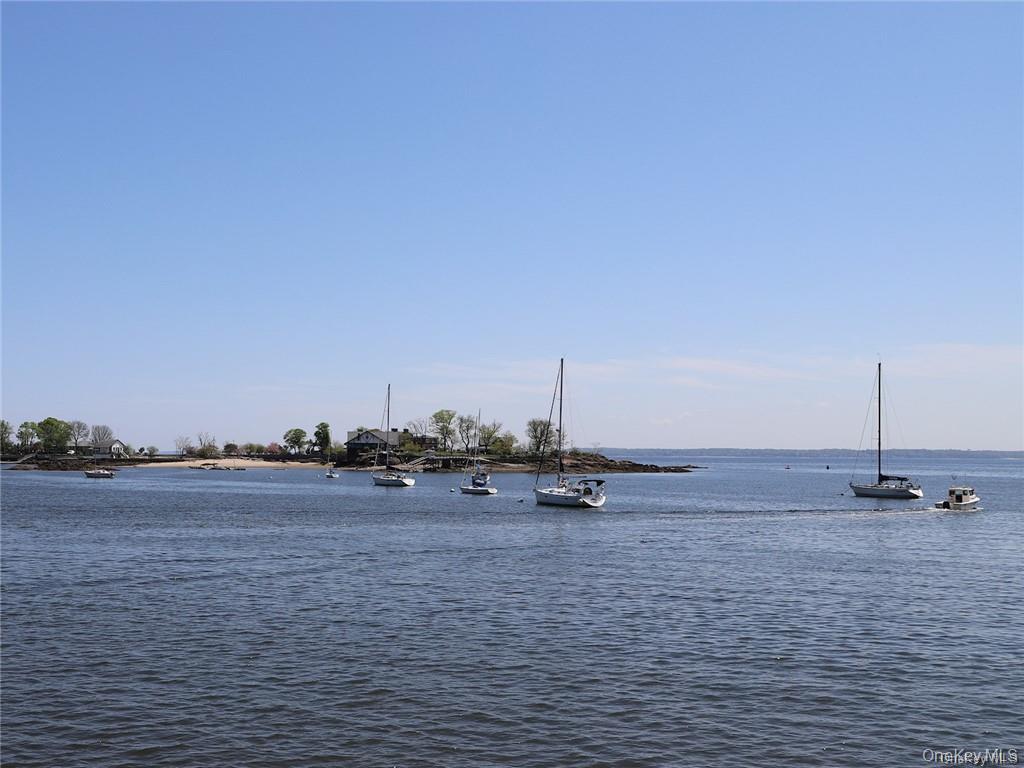 #16 photo, 30 DAVENPORT Avenue, New Rochelle , NY 10805