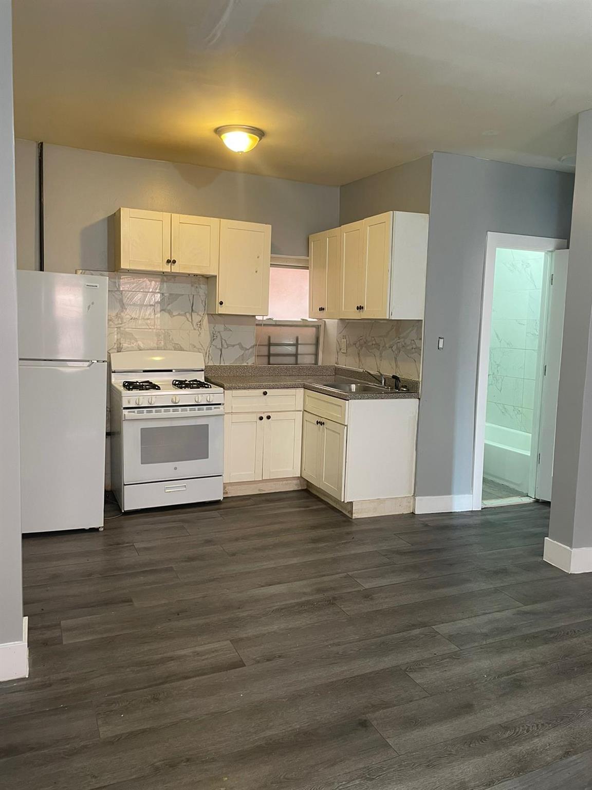 #3 photo, 1038 E 224 Street, Bronx , NY 10466