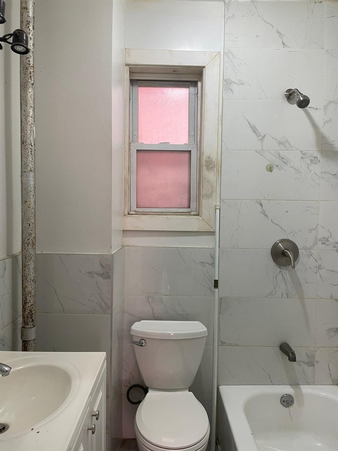 #4 photo, 1038 E 224 Street, Bronx , NY 10466