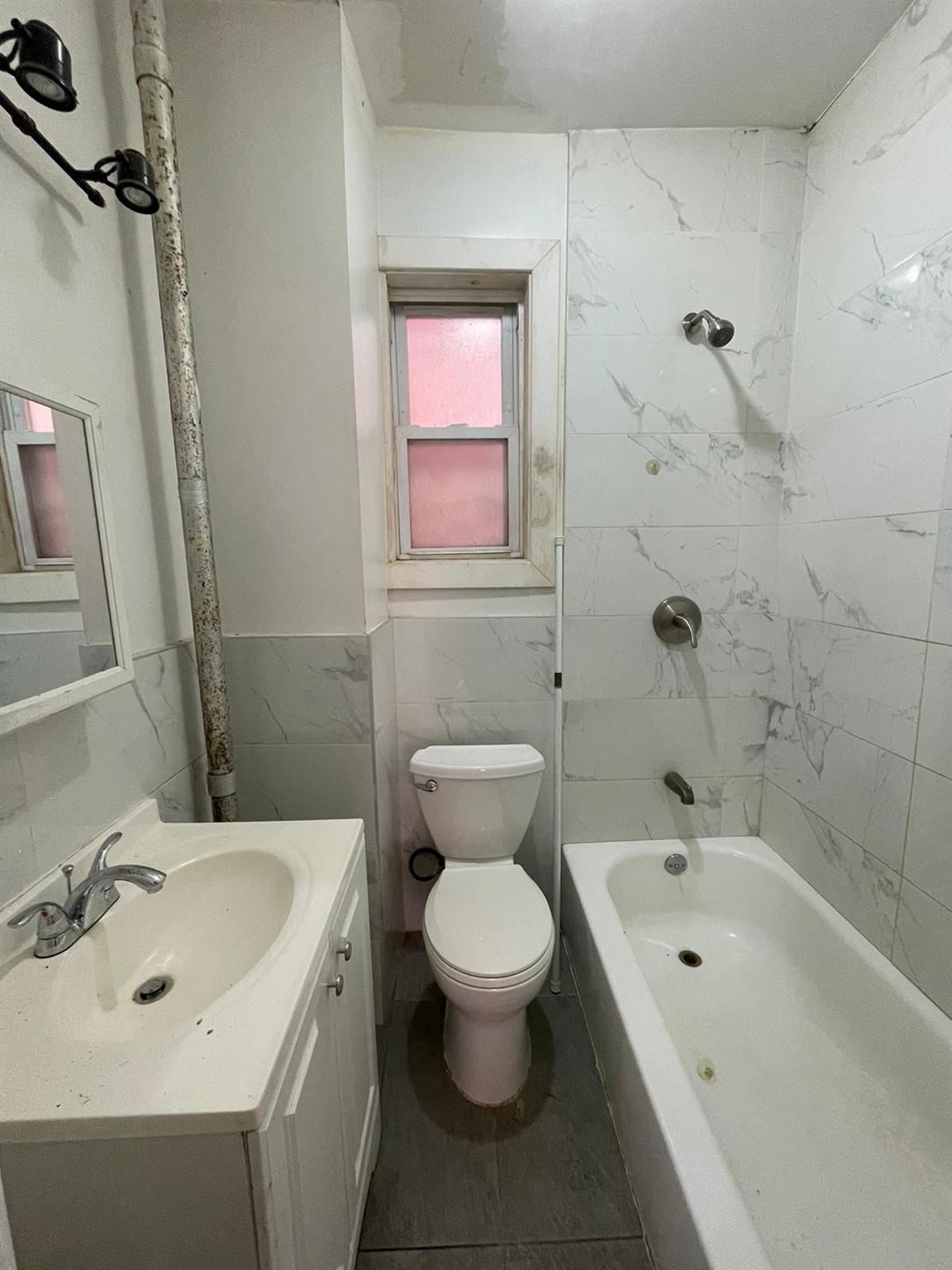 #5 photo, 1038 E 224 Street, Bronx , NY 10466