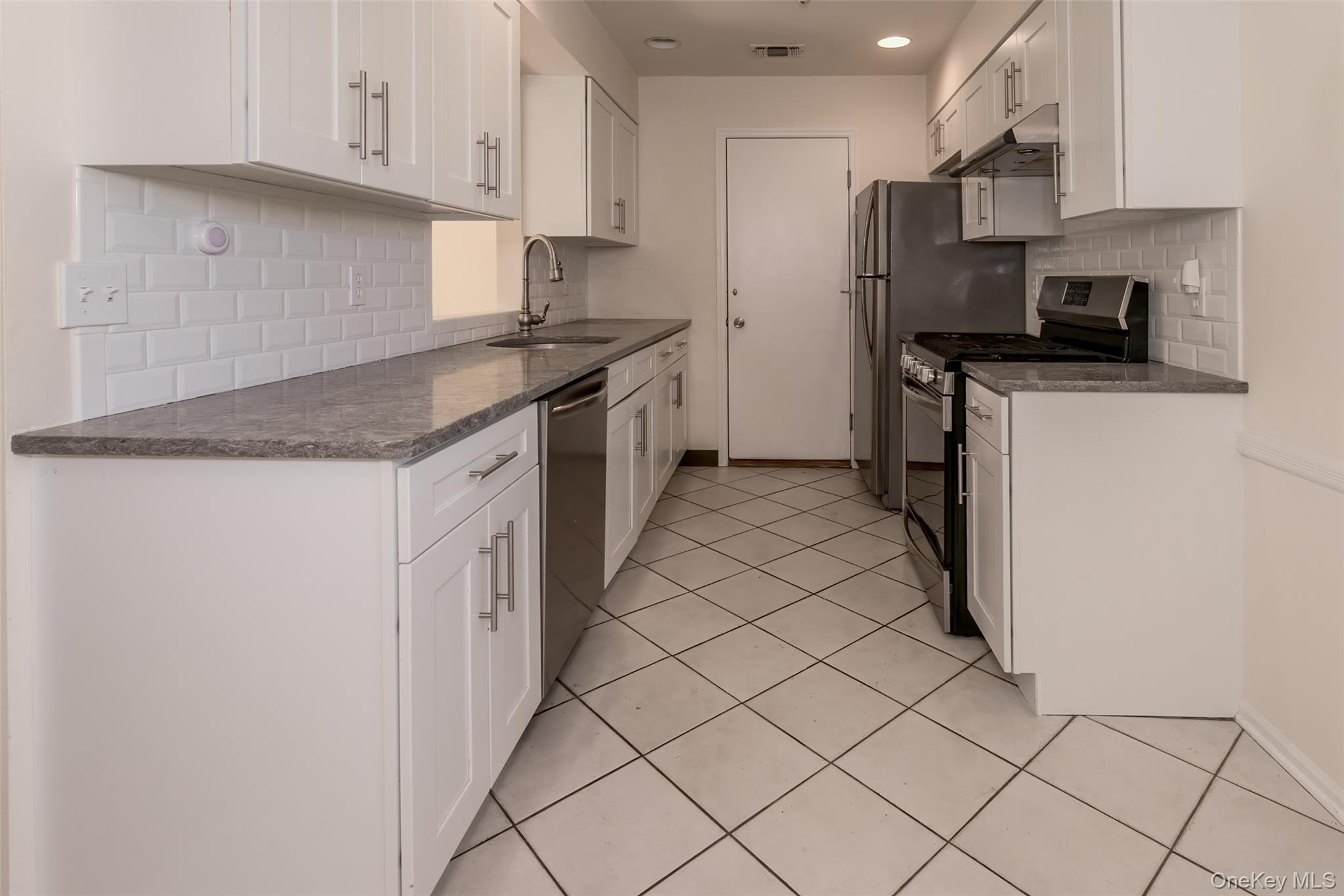 #5 photo, 37 Candlestick Court, Warwick , NY 10990