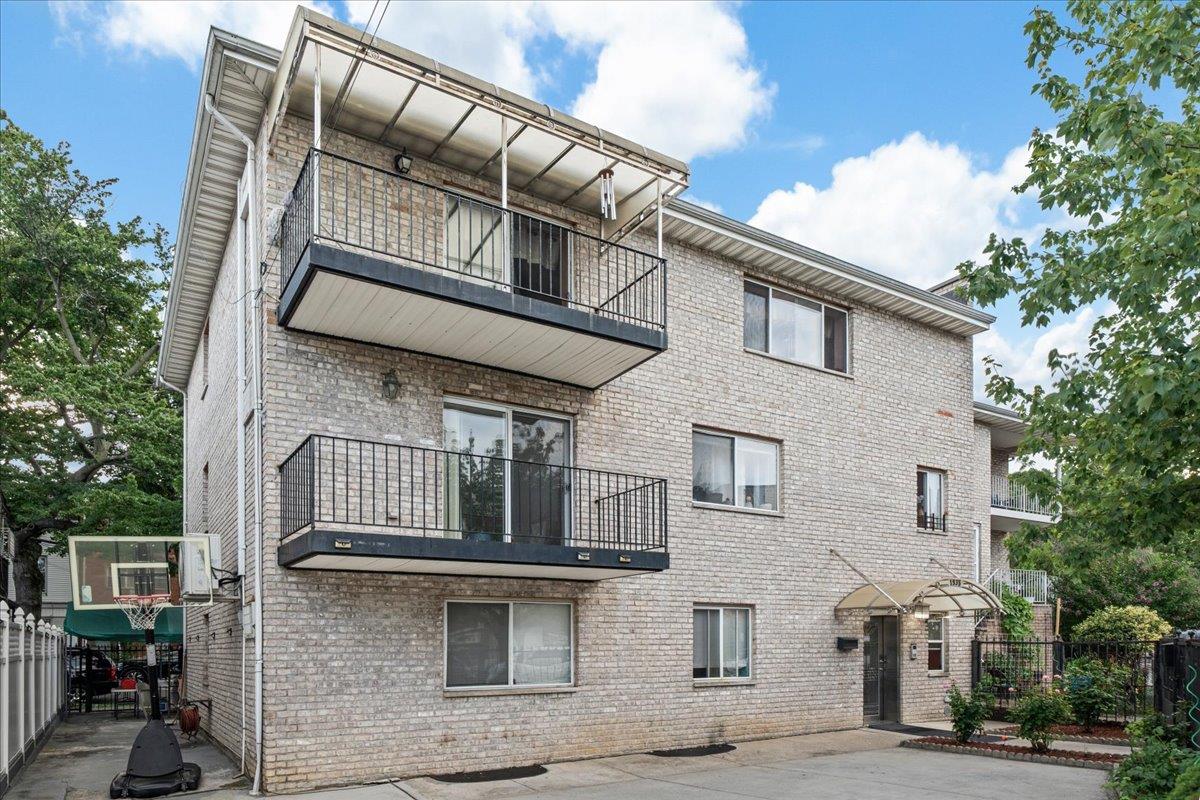 #1 photo, 1935 Holland Avenue, 布朗士 Bronx , NY 10462