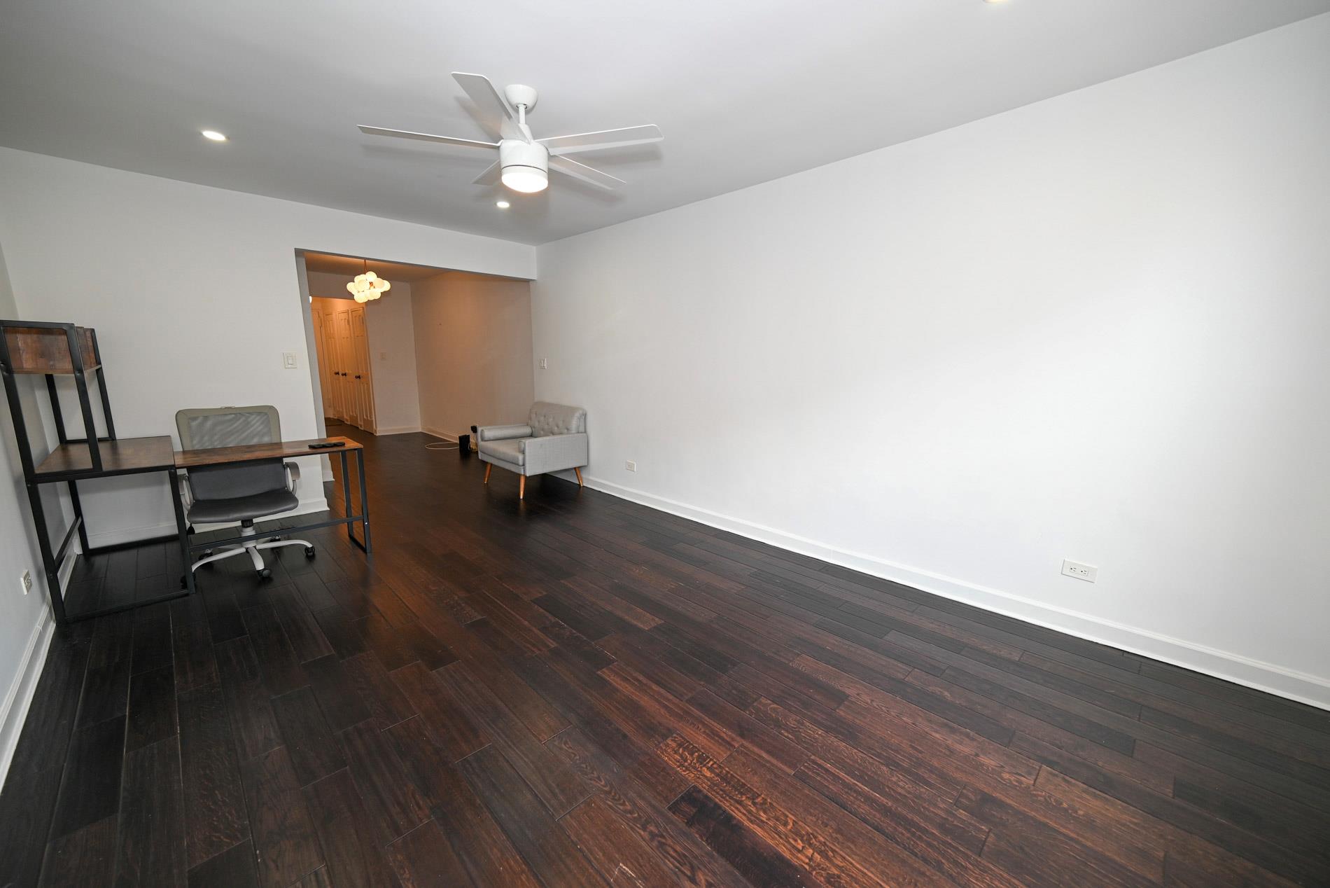 #9 photo, 84-01 Main St, Briarwood , NY 11435