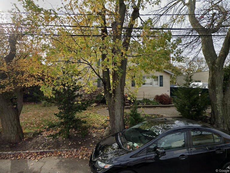 #1 photo, 145 S 15th Street, Lindenhurst , NY 11757
