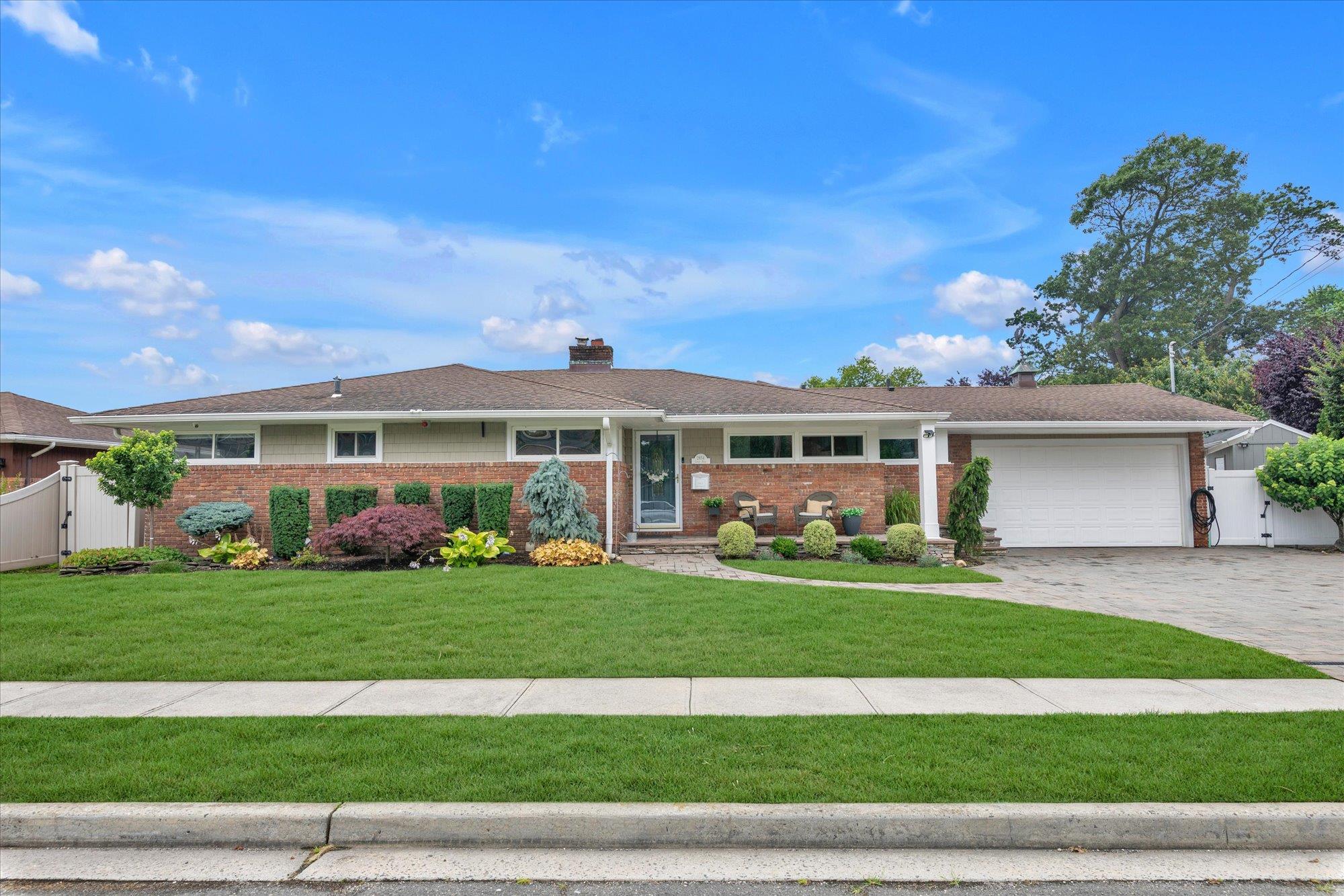 #1 photo, 2854 Lenox Road, 長島 Oceanside , NY 11572