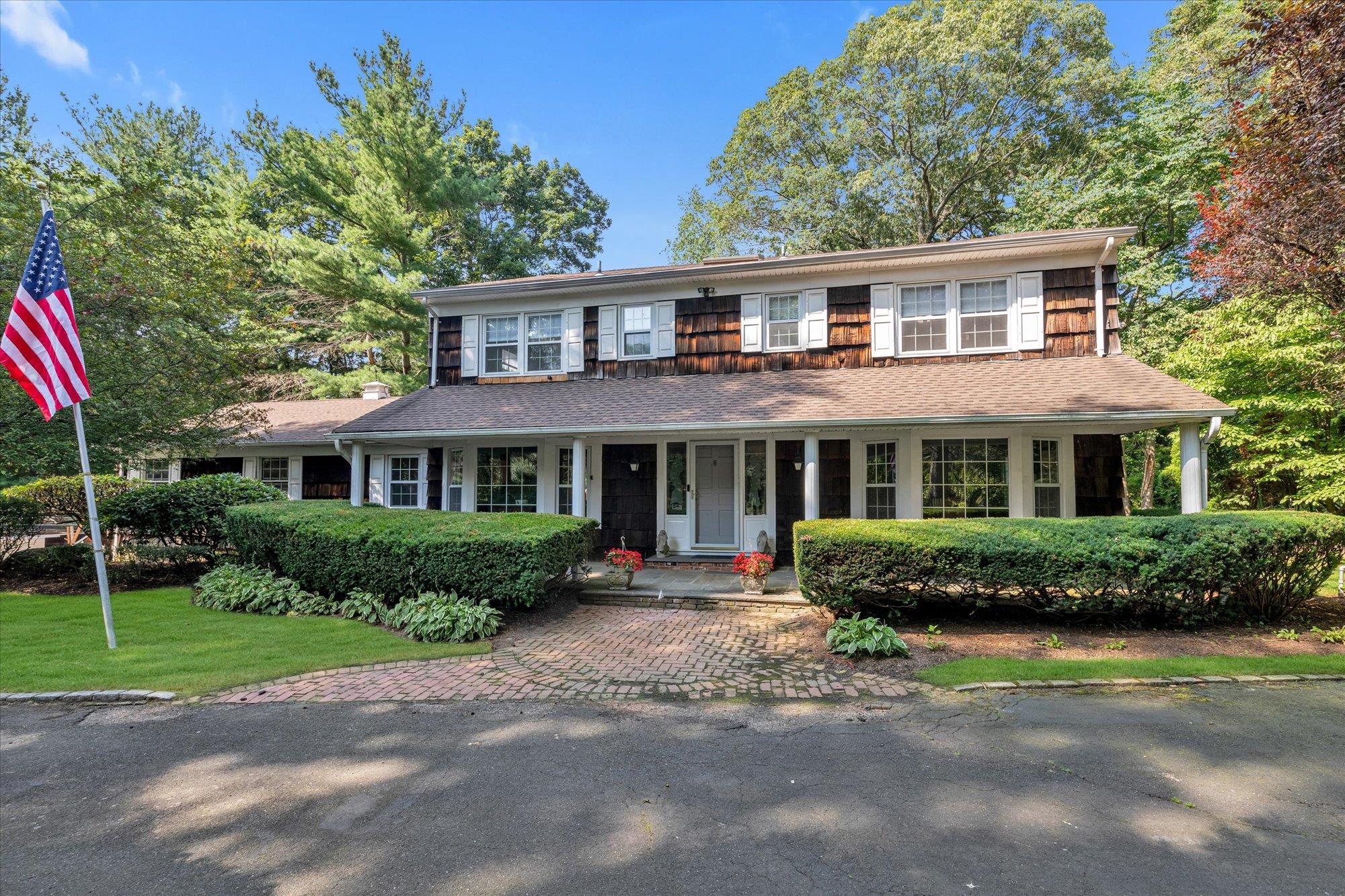 #1 photo, 8 Rolling Drive, Brookville , NY 11545