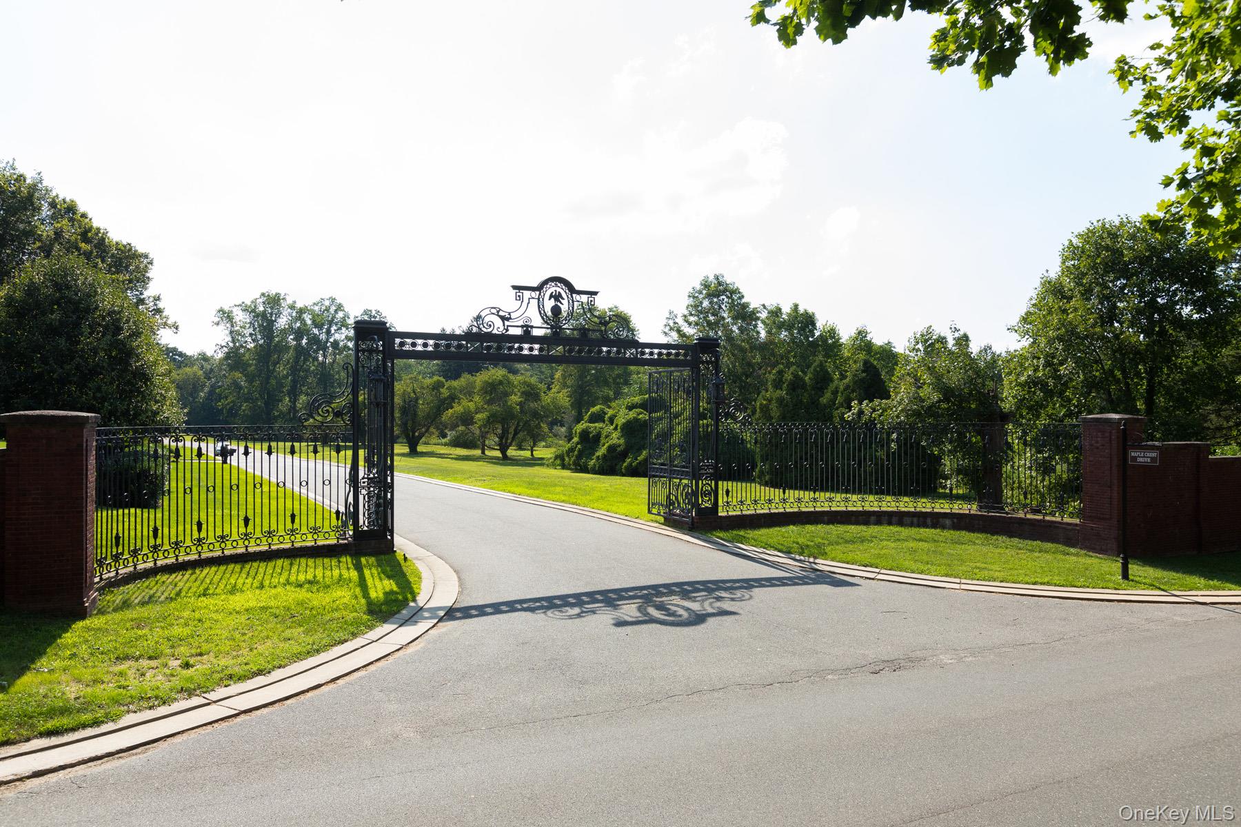 #10 photo, Maple Crest Drive, ナッソー郡 Old Westbury , NY 11568