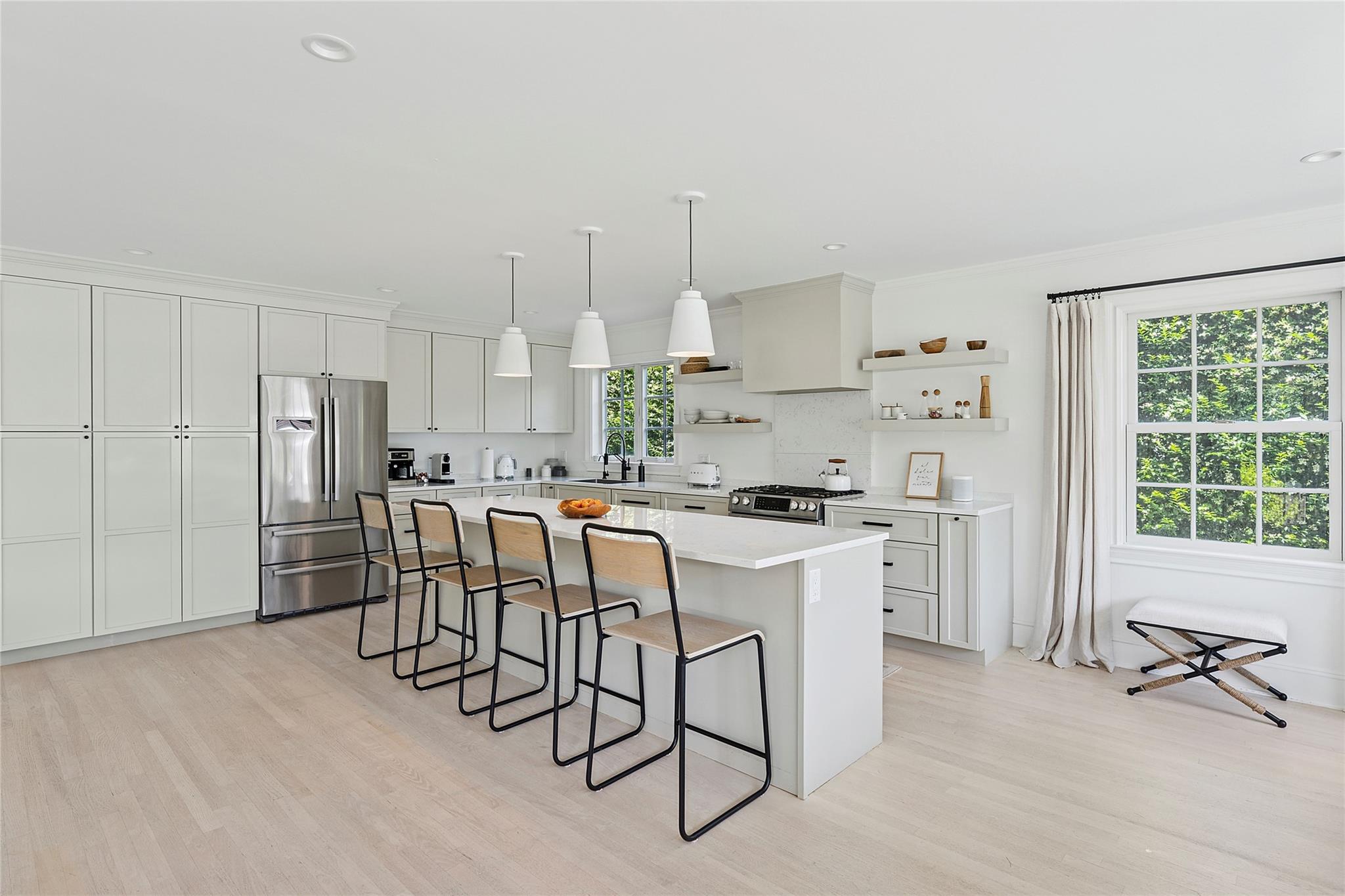 #11 photo, 63 Armande Street, サフォーク郡 Southampton , NY 11968