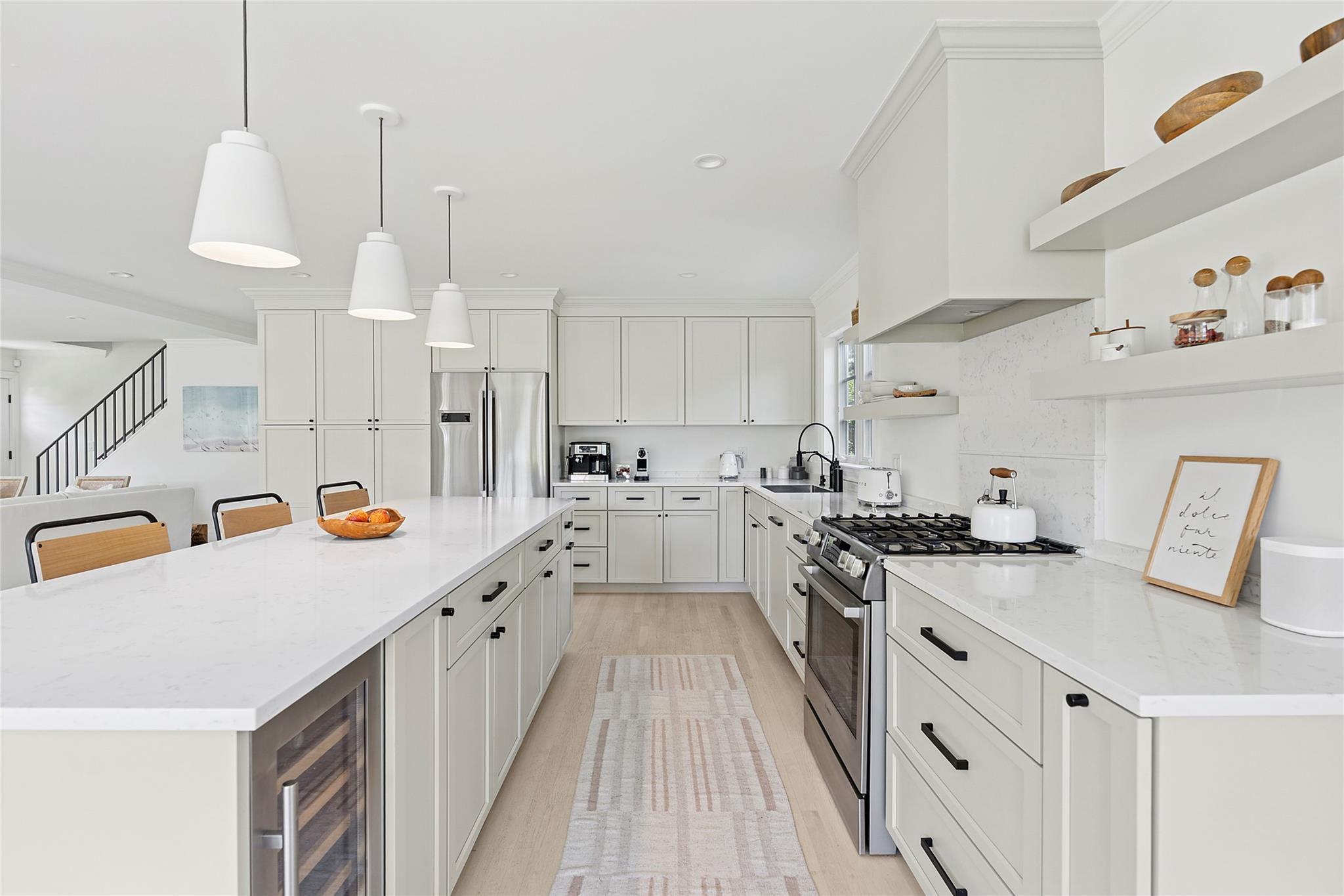 #12 photo, 63 Armande Street, サフォーク郡 Southampton , NY 11968