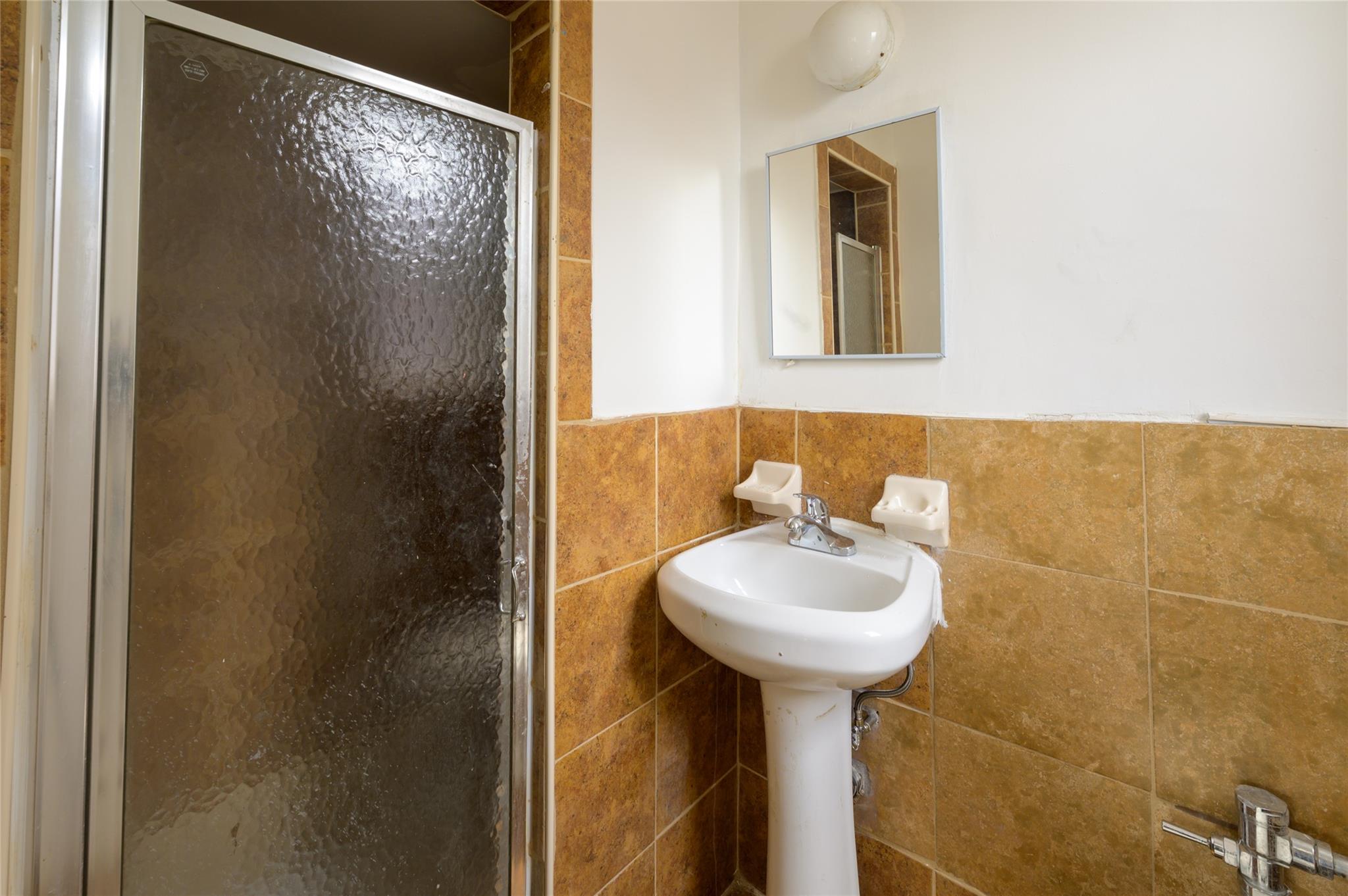 #11 photo, 610 Waring Avenue, Bronx , NY 10467