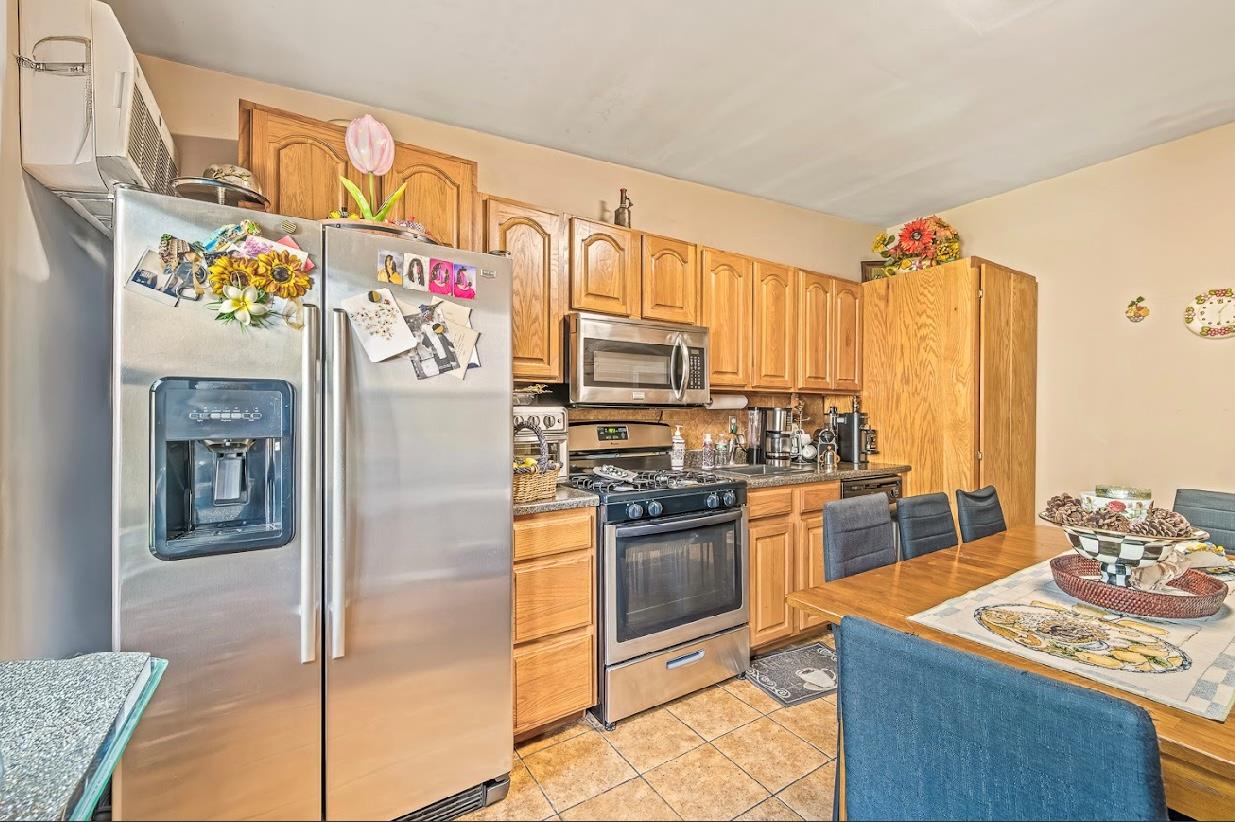 #10 photo, 2144 73rd Street, クイーンズ区 Astoria , NY 11370