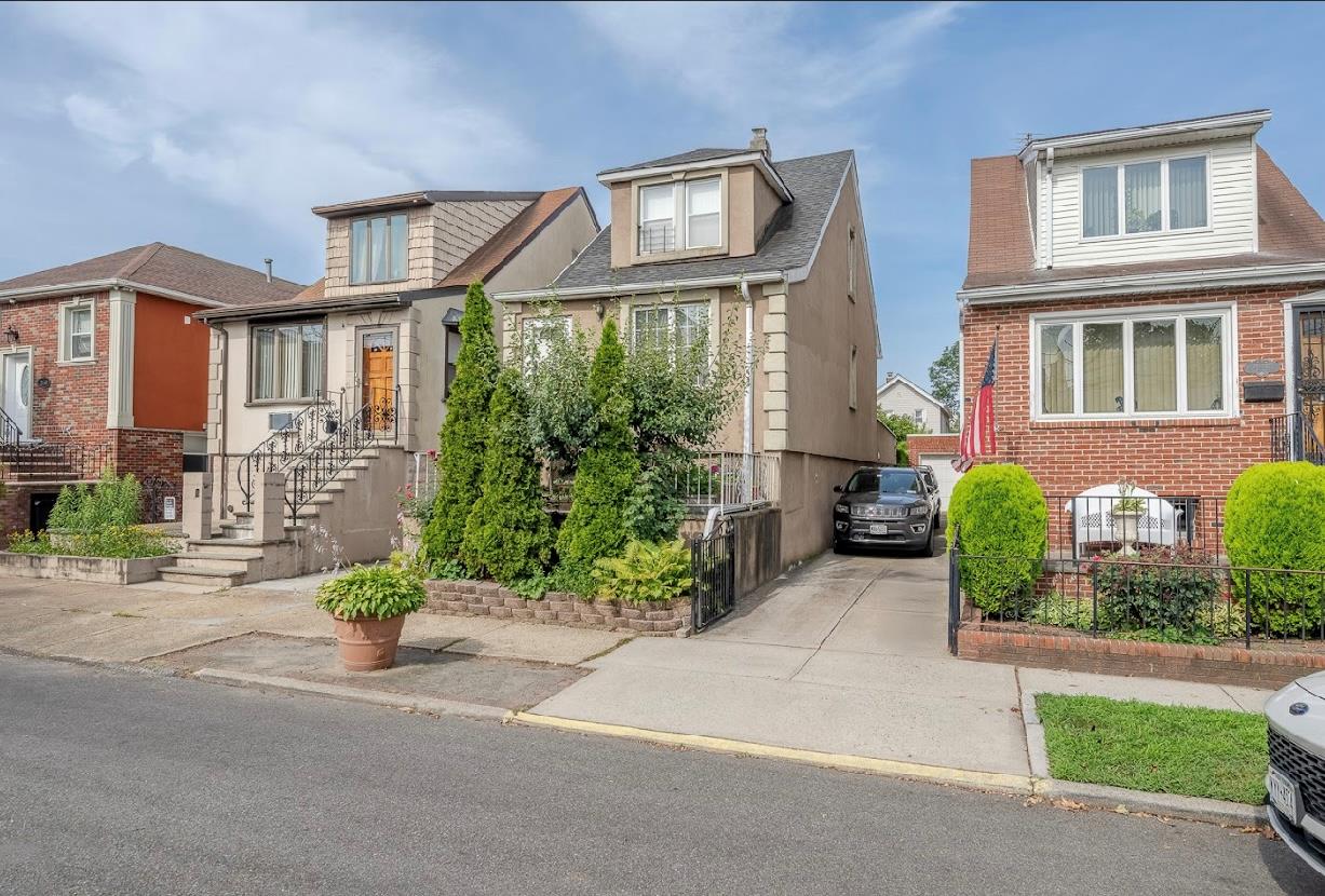 #2 photo, 2144 73rd Street, クイーンズ区 Astoria , NY 11370