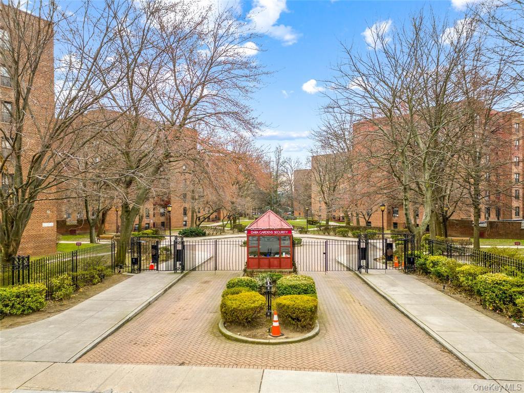 #3 photo, 15040 71st Avenue, クイーンズ区 Kew Garden Hills , NY 11367