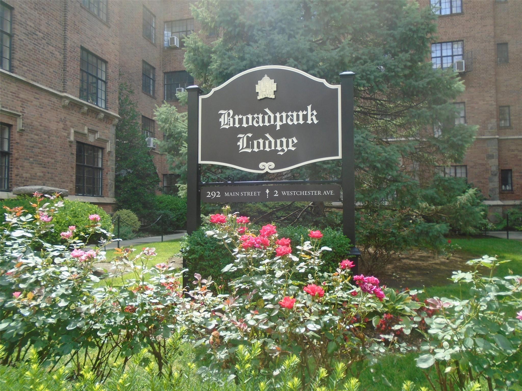 #1 photo, 292 Main Street, White Plains , NY 10601