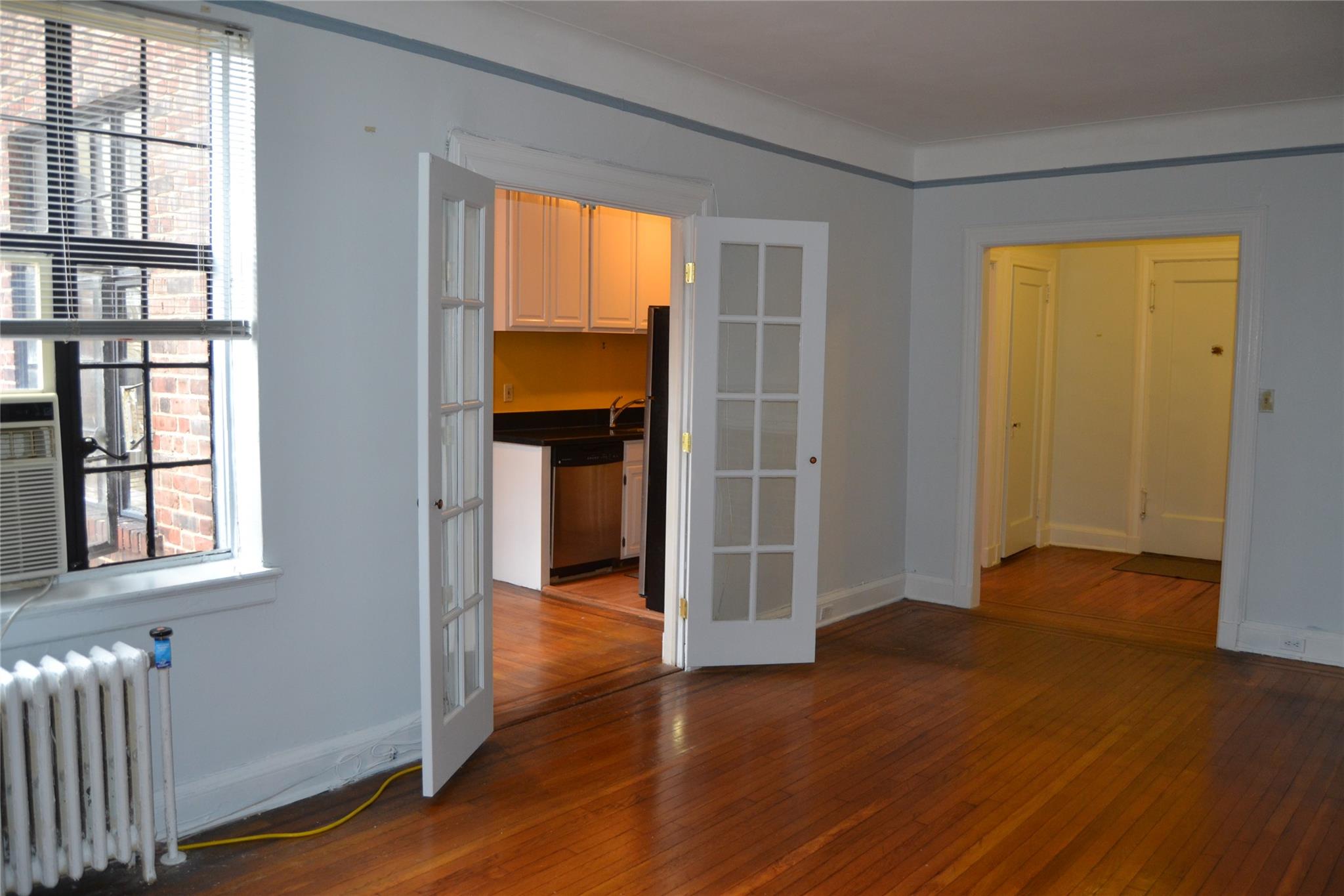 #16 photo, 292 Main Street, White Plains , NY 10601