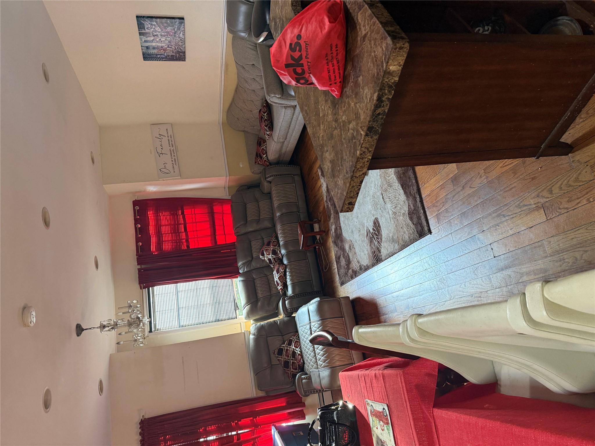 #2 photo, 1380 Bristow Street, ブロンクス区 Bronx , NY 10459