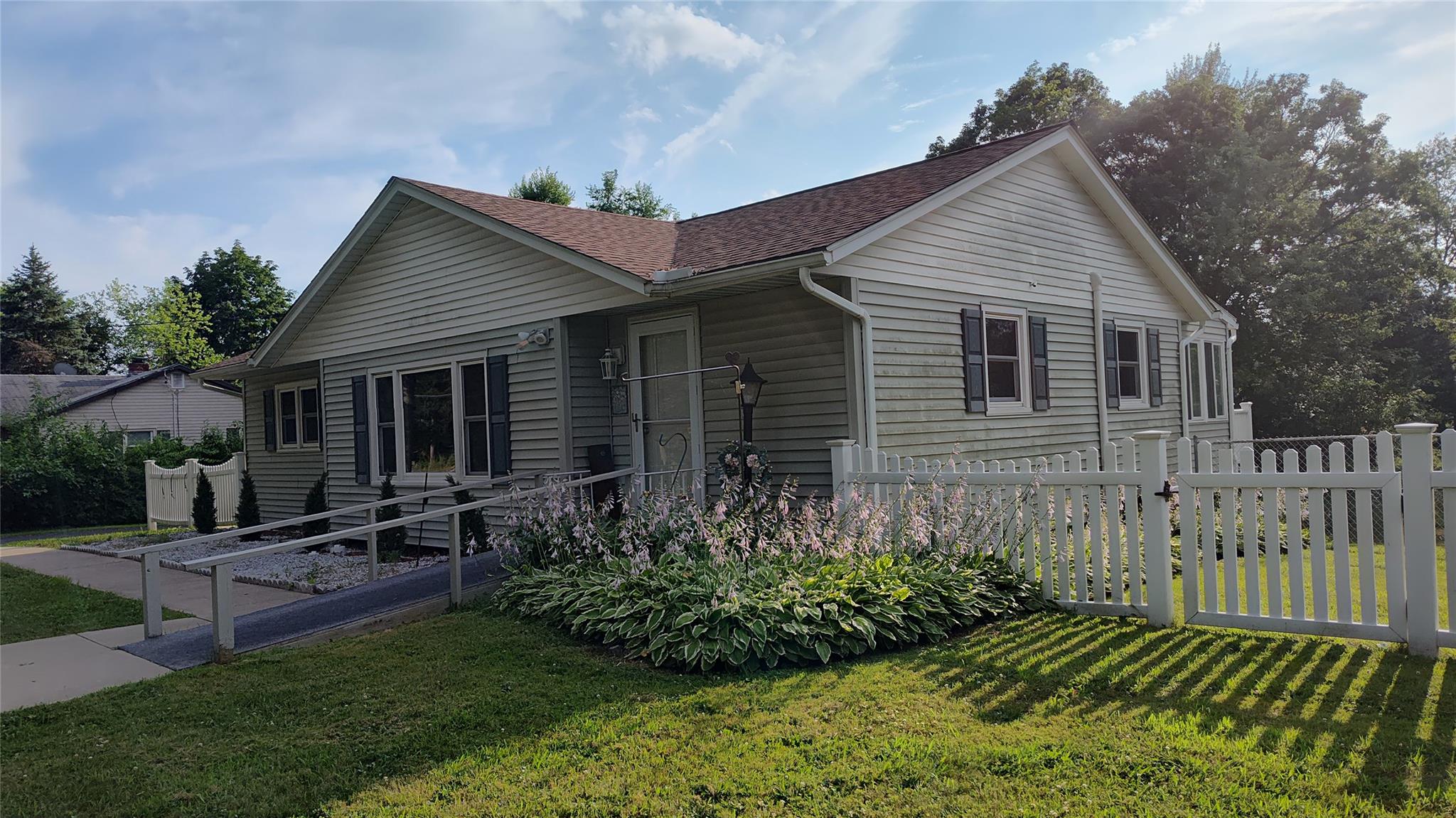 #1 photo, 736 Blooming Grove Turnpike, 紐約州 New Windsor , NY 12553