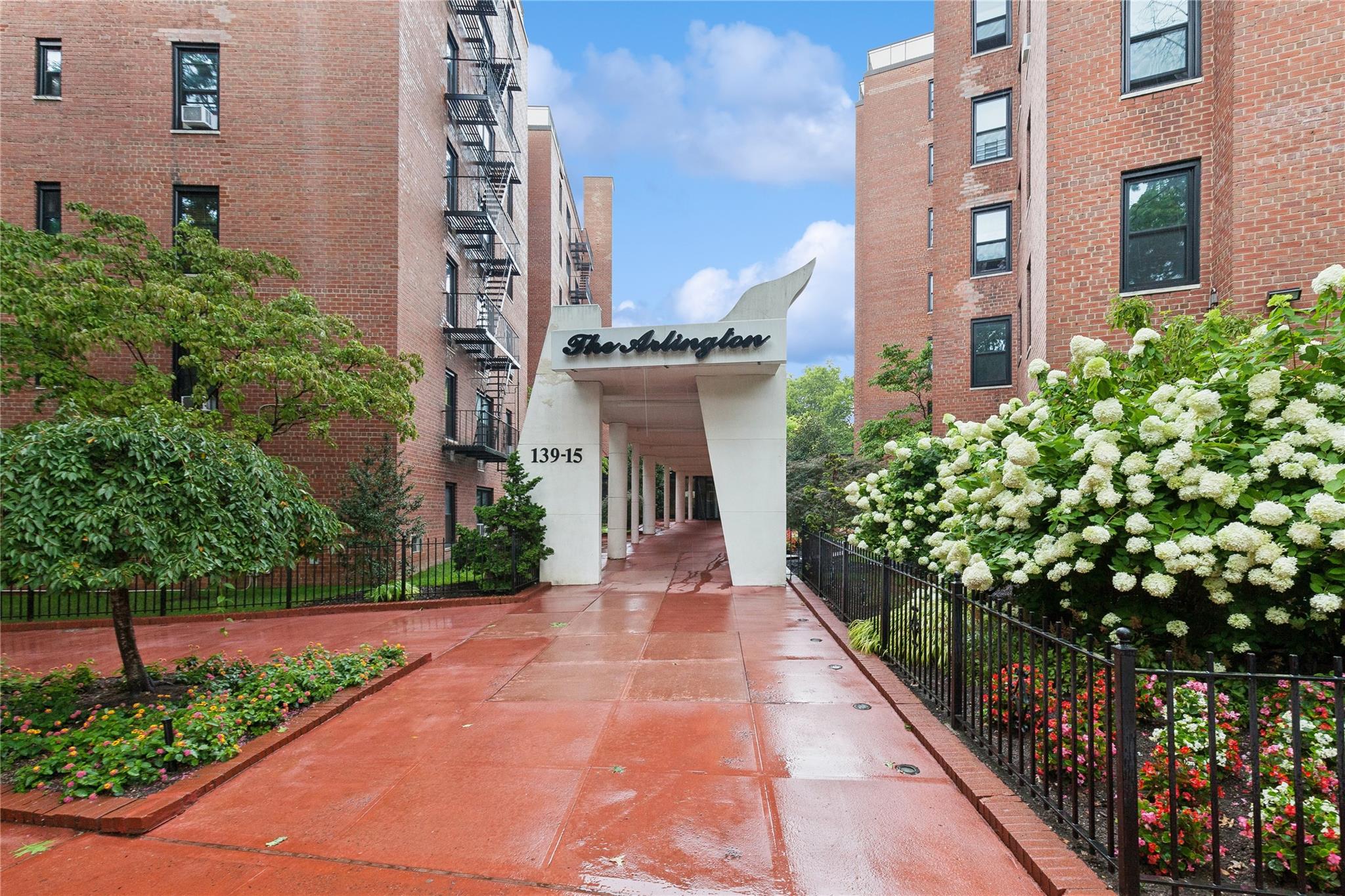 #1 photo, 139-15 83 Avenue, 皇后區 Briarwood , NY 11435